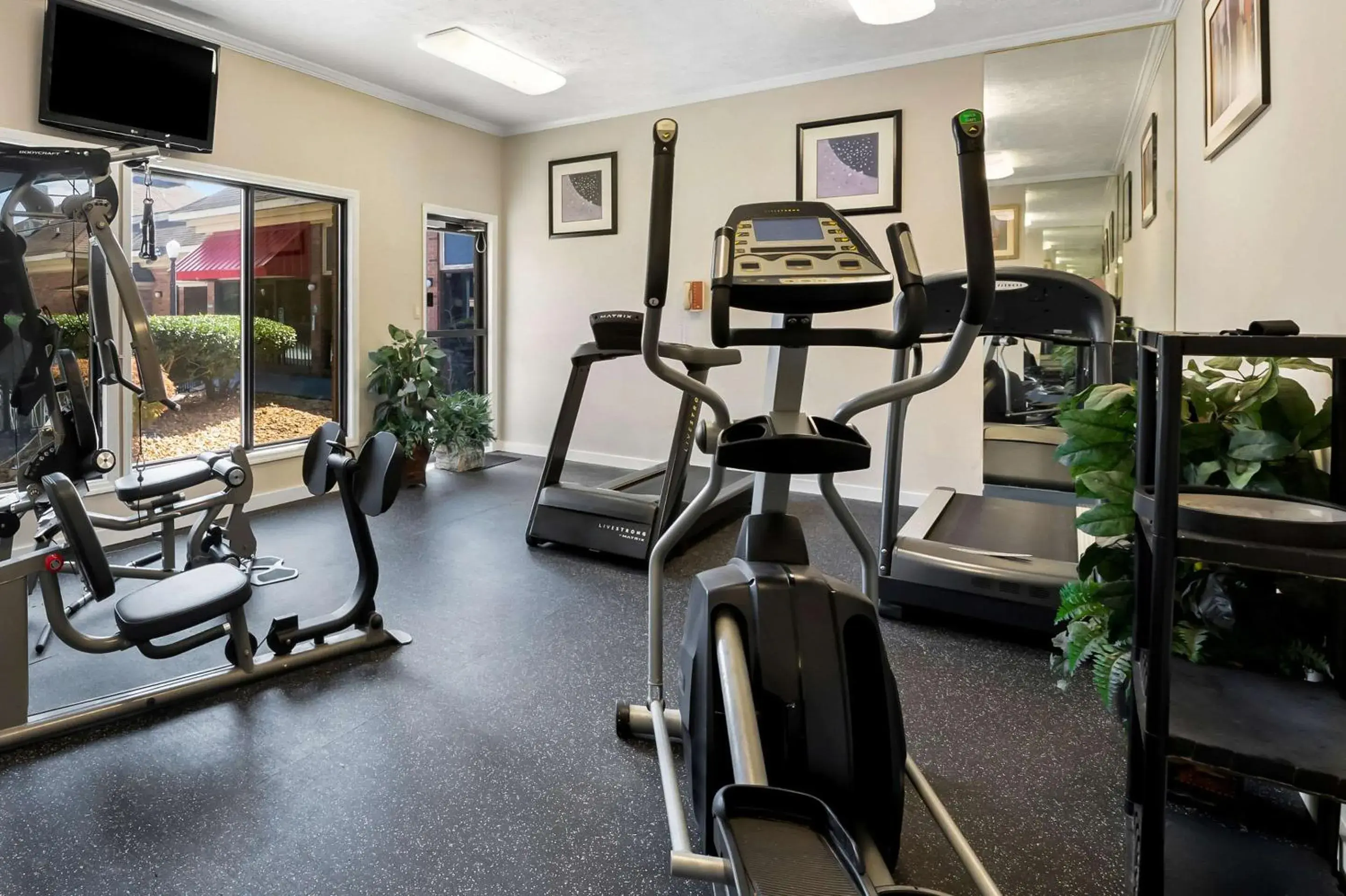 Fitness centre/facilities in Quality Inn & Suites Fayetteville I-95 Fitness centre/facilities in Quality Inn & Suites Fayetteville I-95
