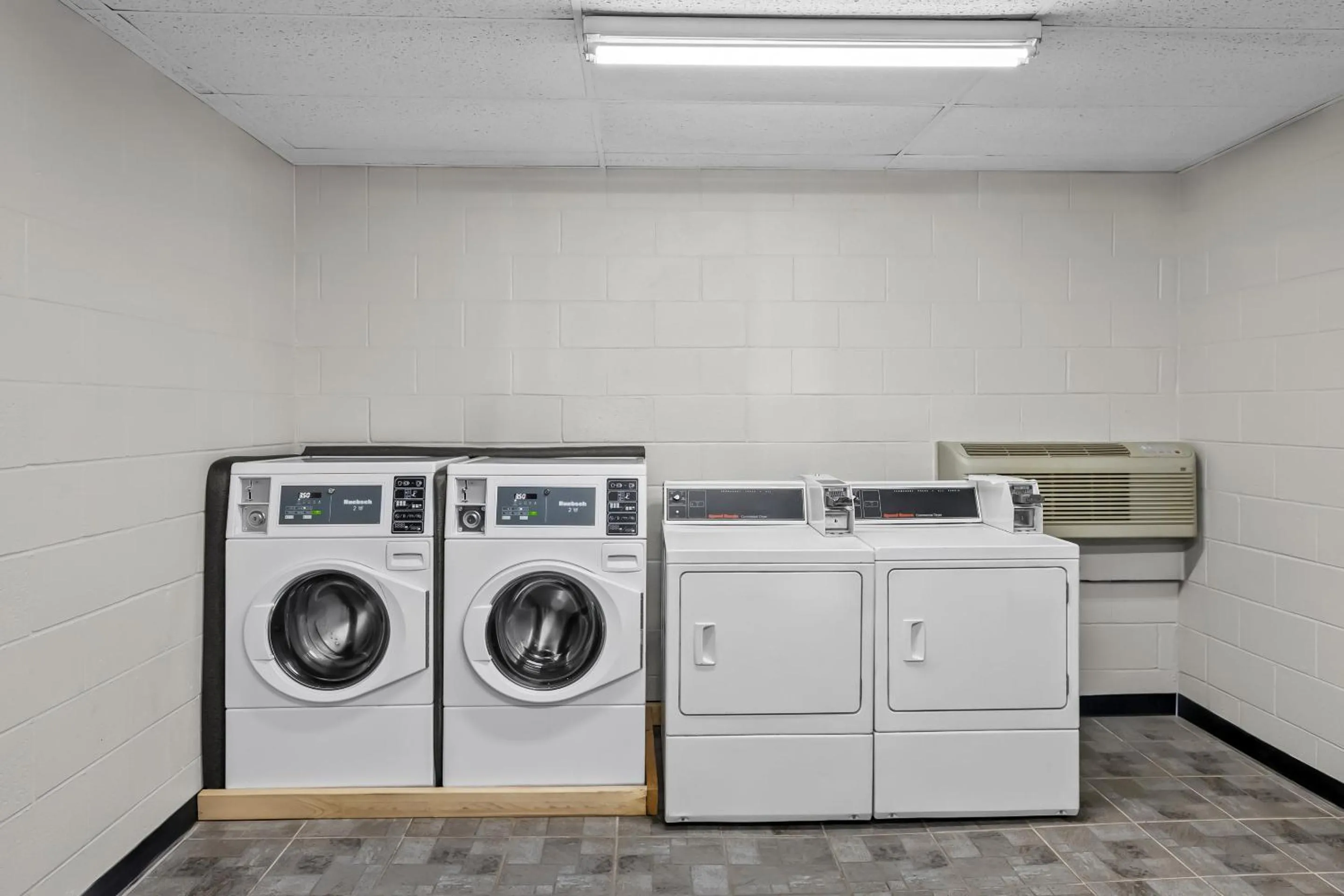 laundry in Red Roof Inn Sanford