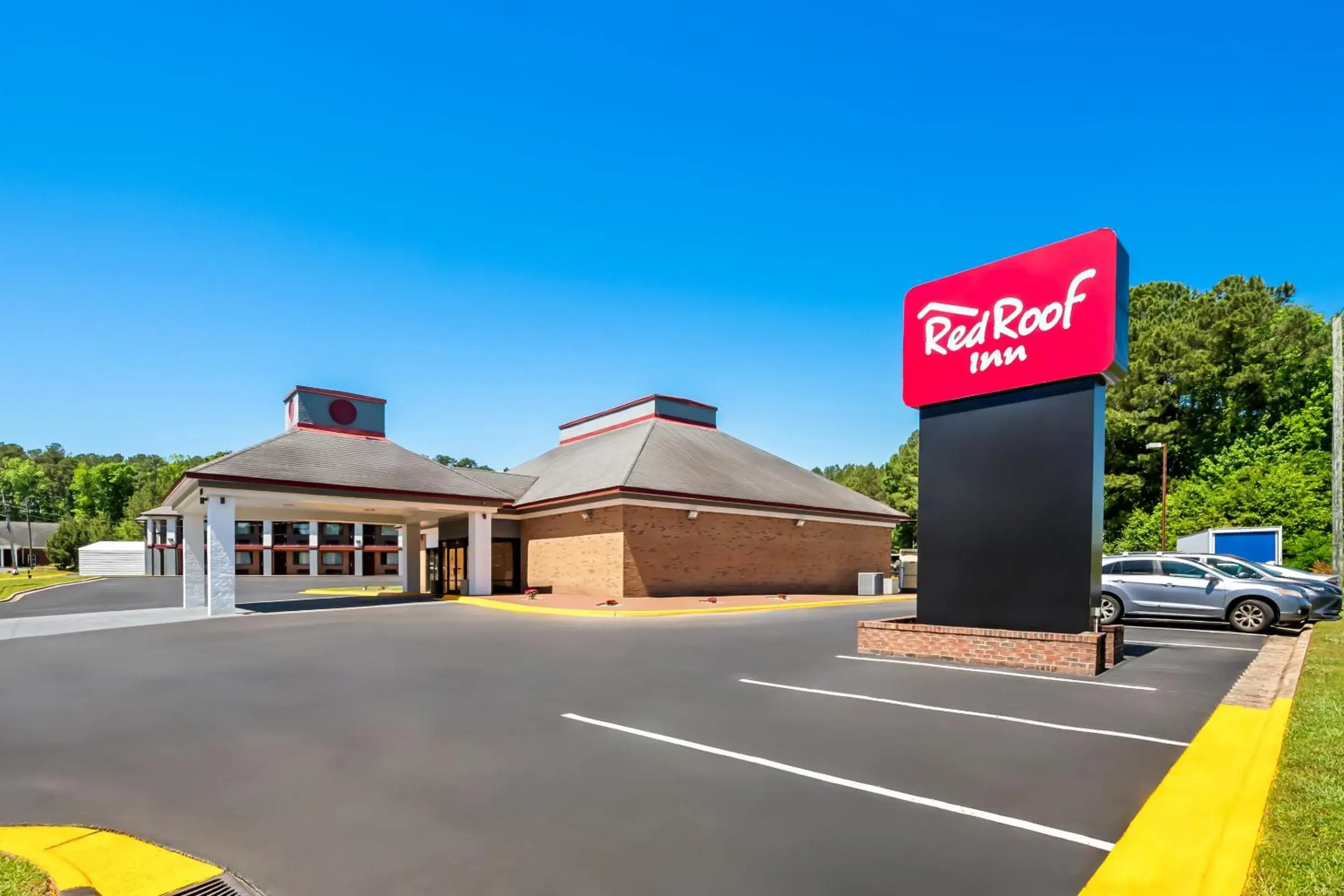 Property building in Red Roof Inn Sanford Property building in Red Roof Inn Sanford