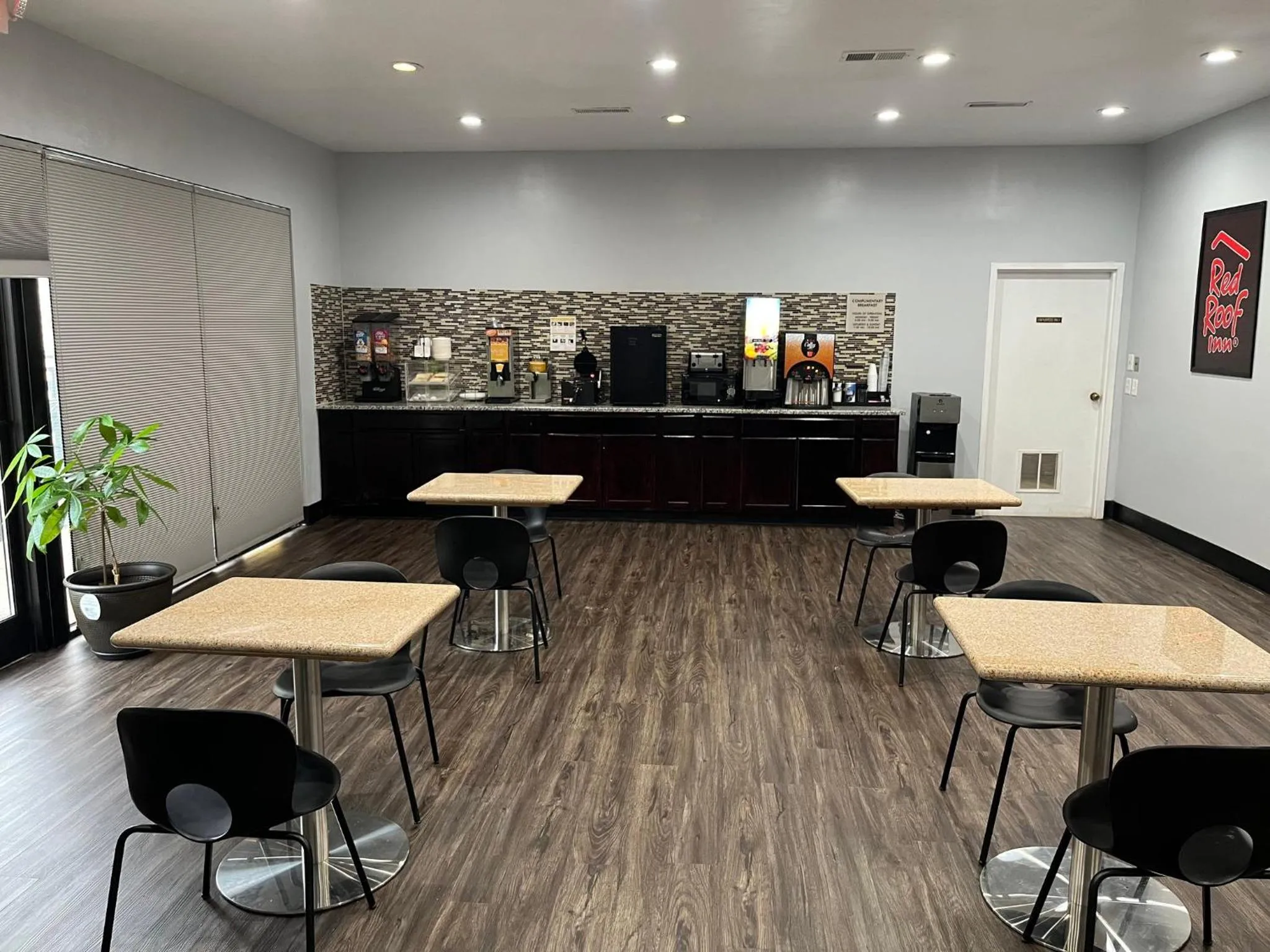 Breakfast in Econo Lodge Sanford NC