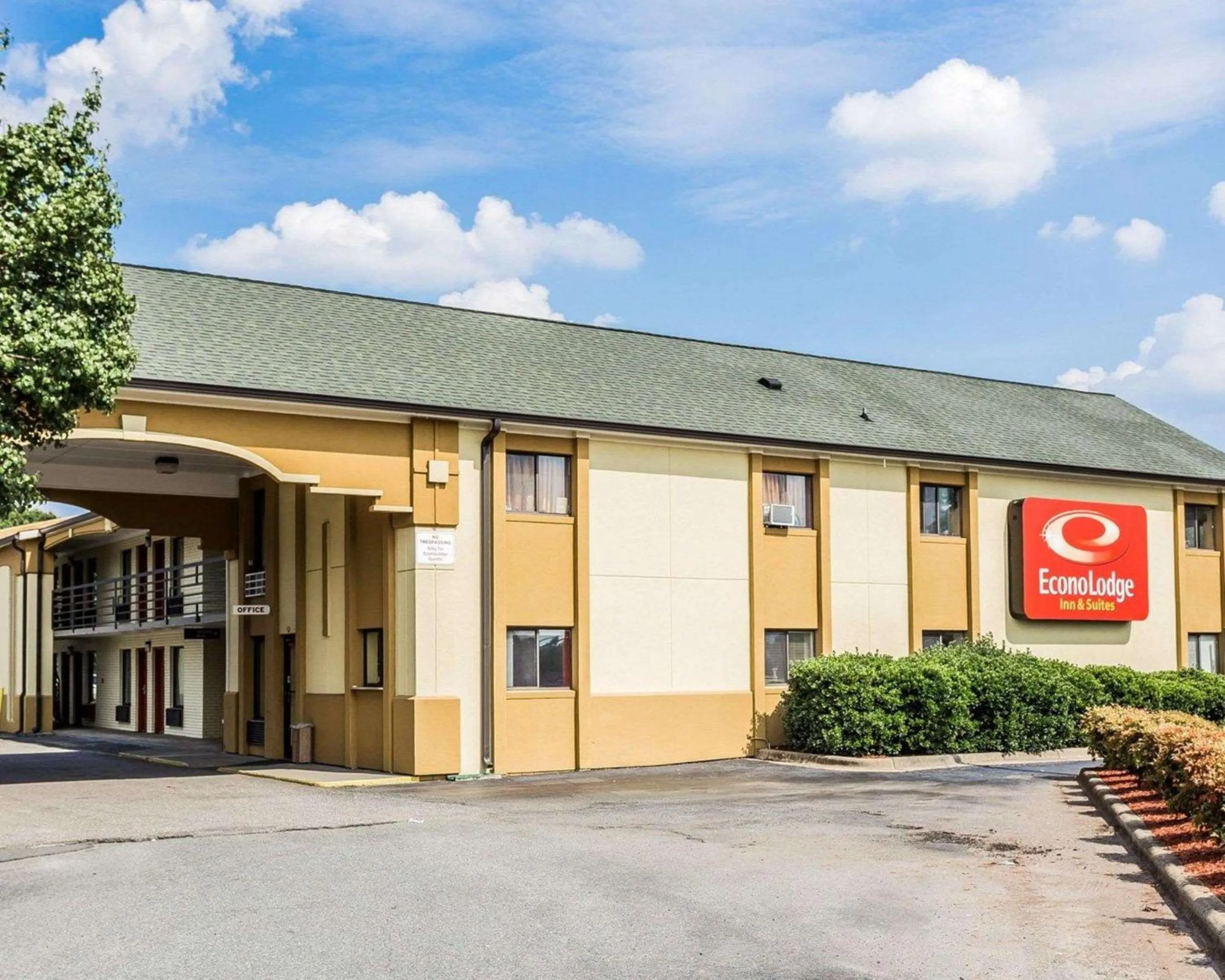 Property building in Econo Lodge Inn & Suites Matthews - Charlotte