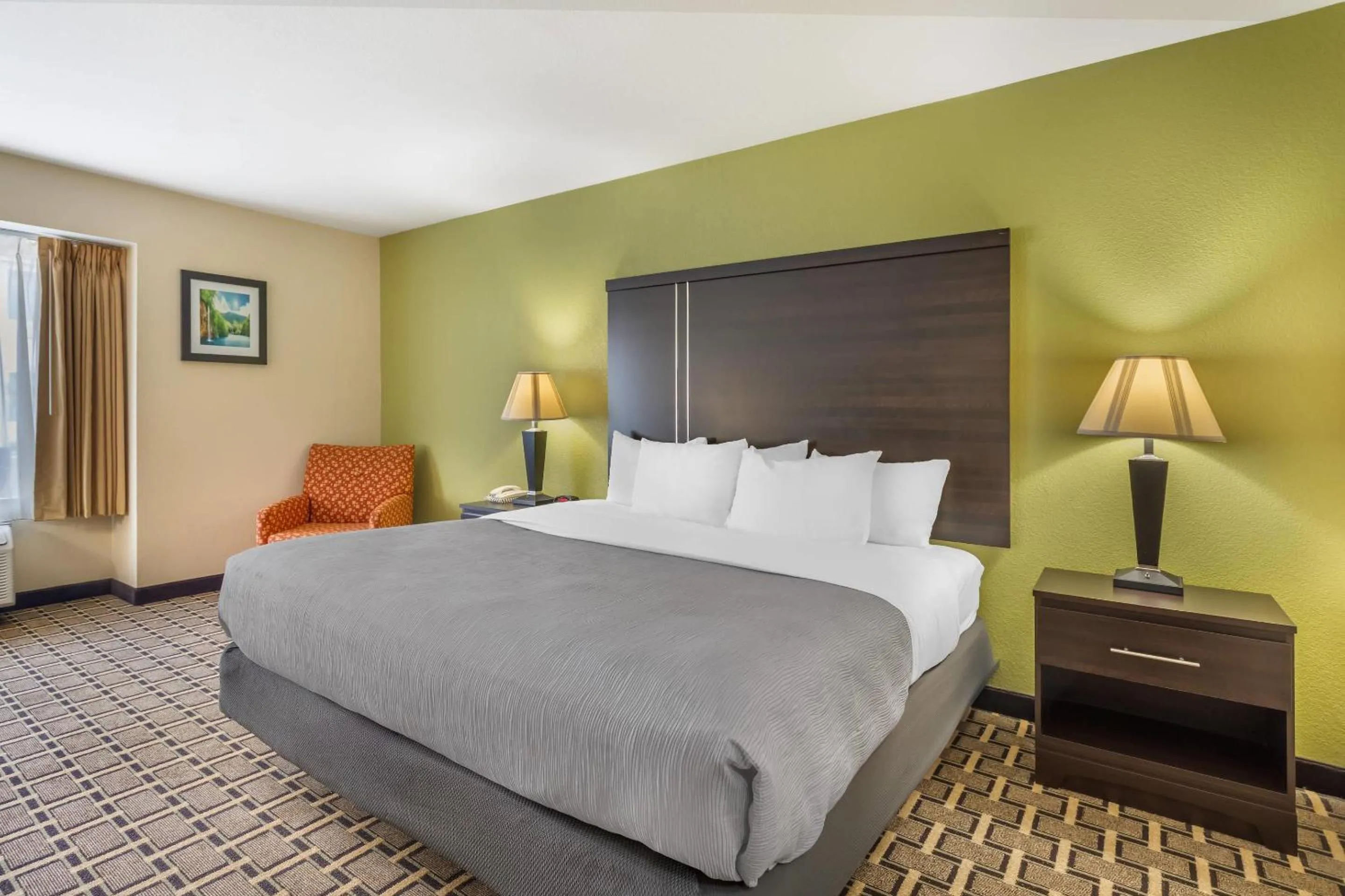 Bedroom, Bed in Quality Inn West of Asheville