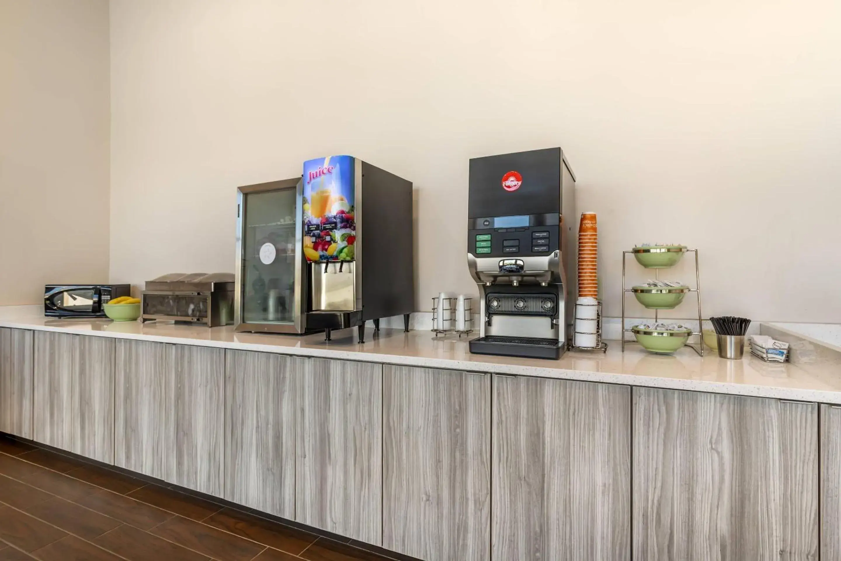 Breakfast in Quality Inn West of Asheville Breakfast in Quality Inn West of Asheville