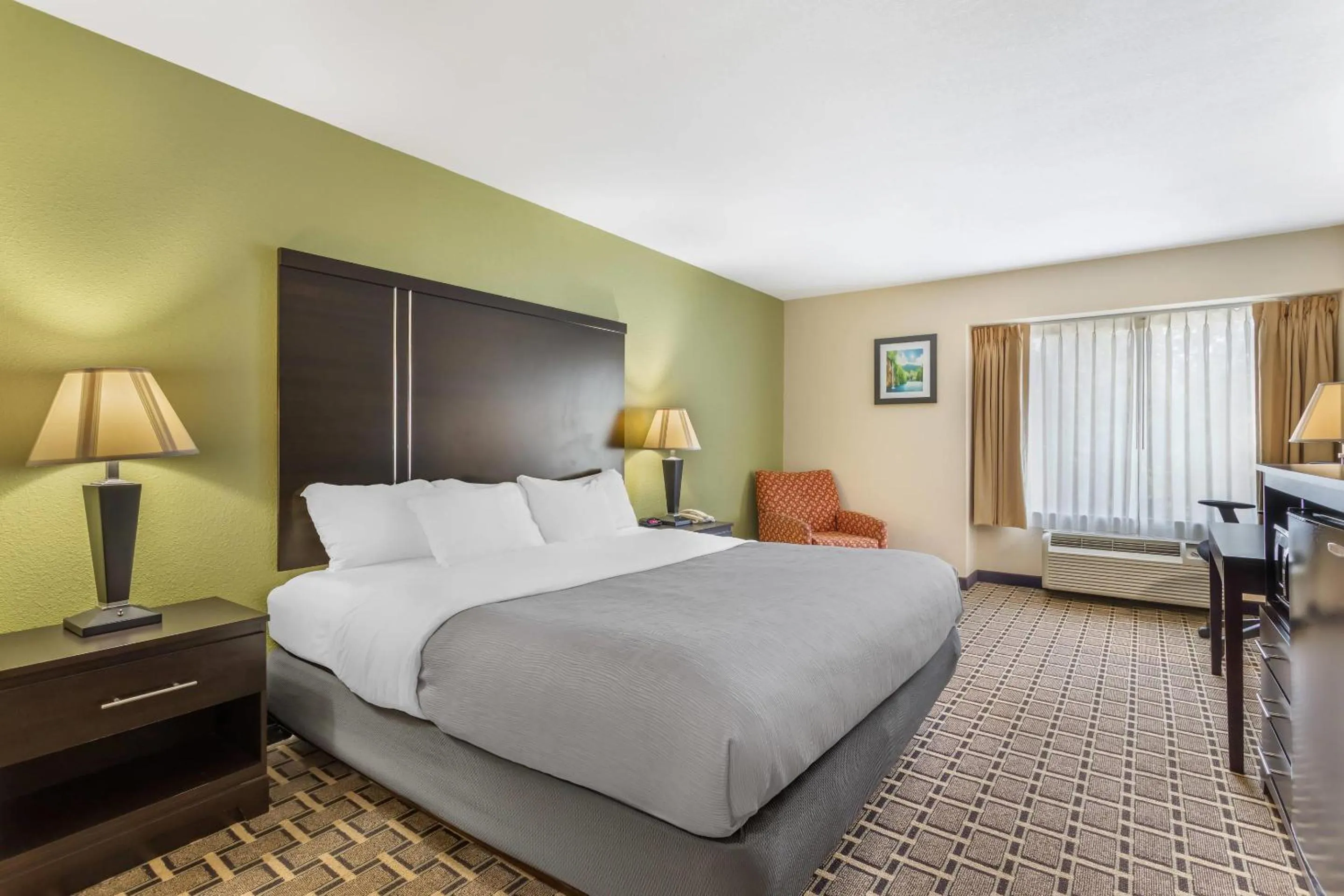 Bedroom, Bed in Quality Inn West of Asheville