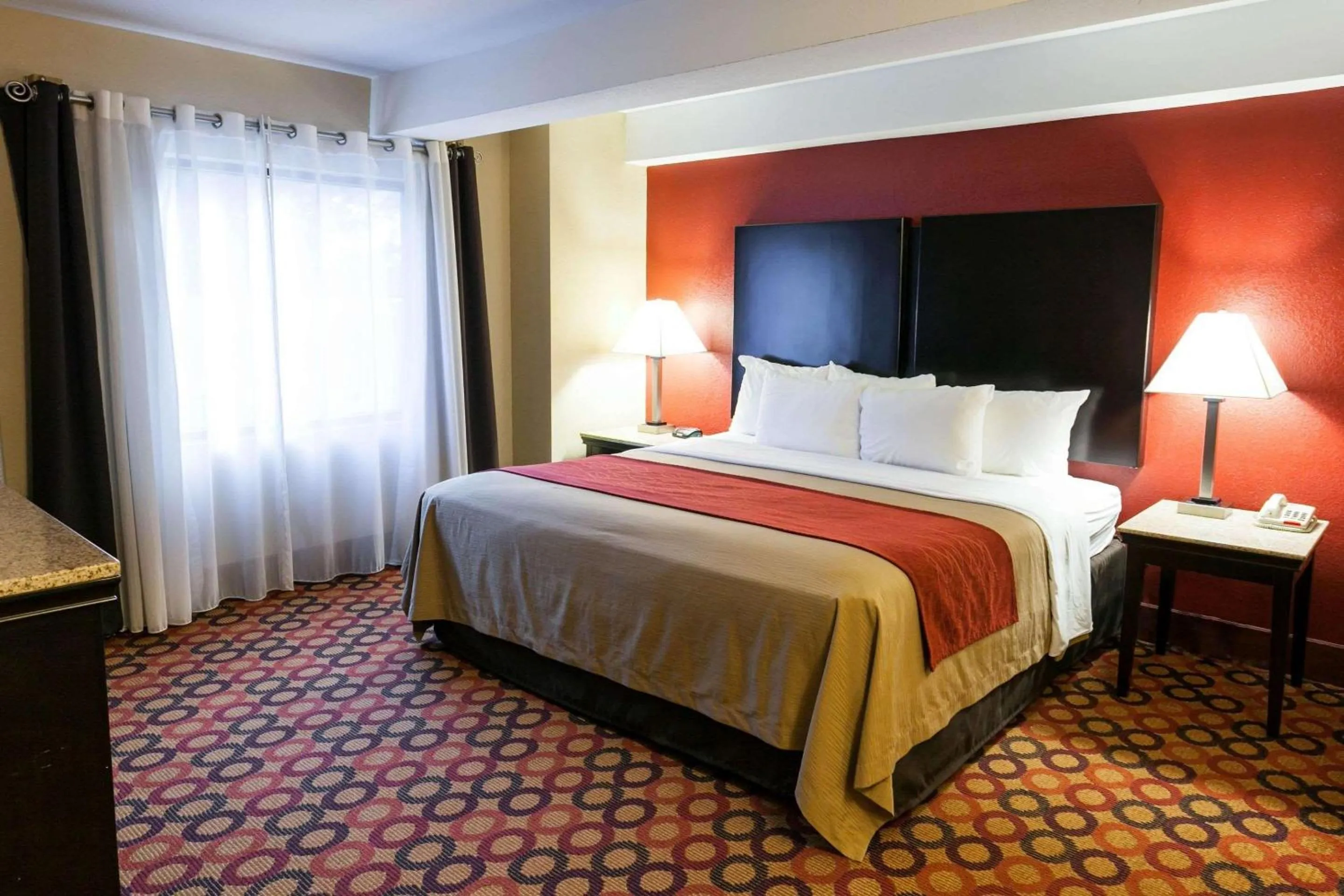 Photo of the whole room, Bed in Comfort Inn & Suites Statesville - Mooresville