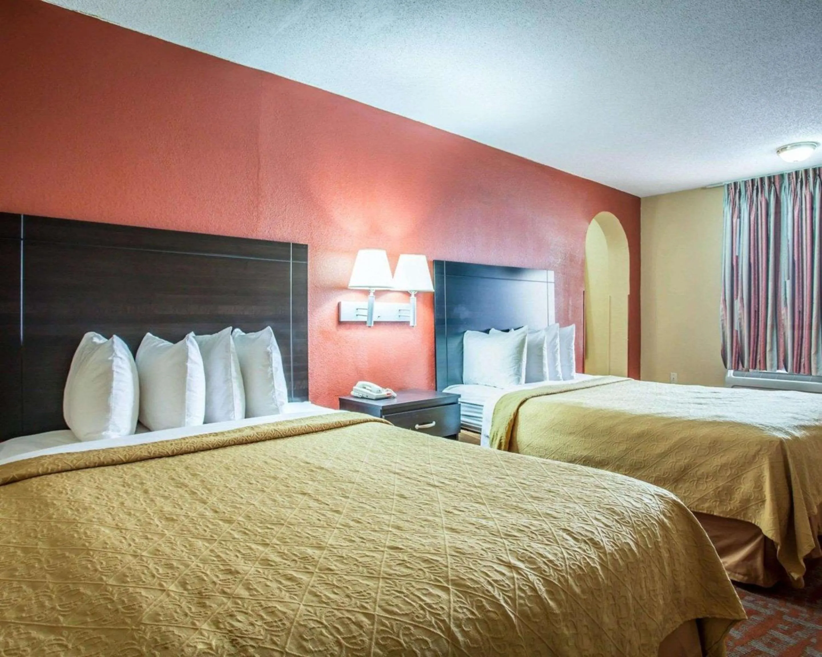 Photo of the whole room, Bed in Quality Inn & Suites Monroe