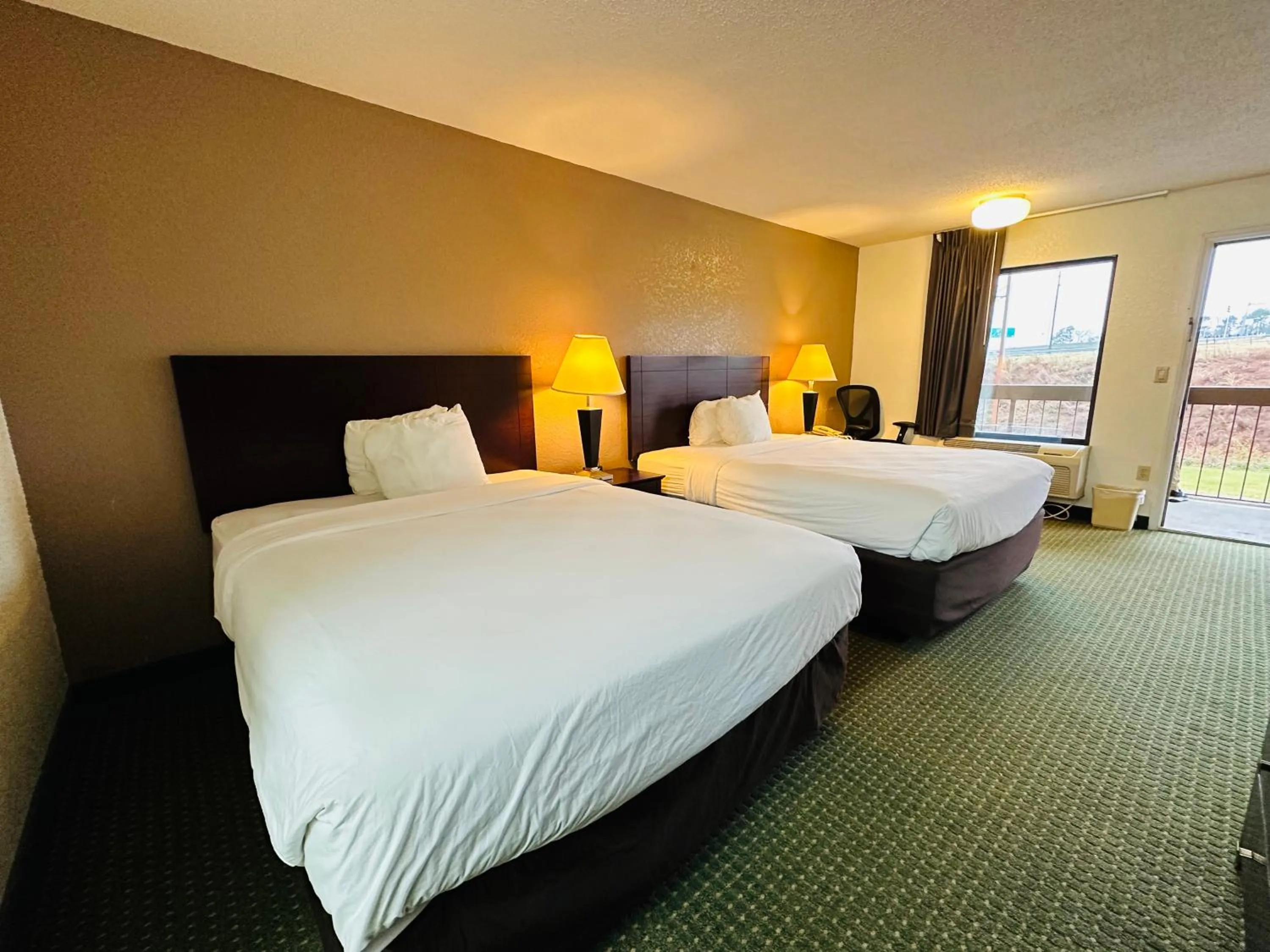 Bedroom, Bed in OYO Hotel Kannapolis