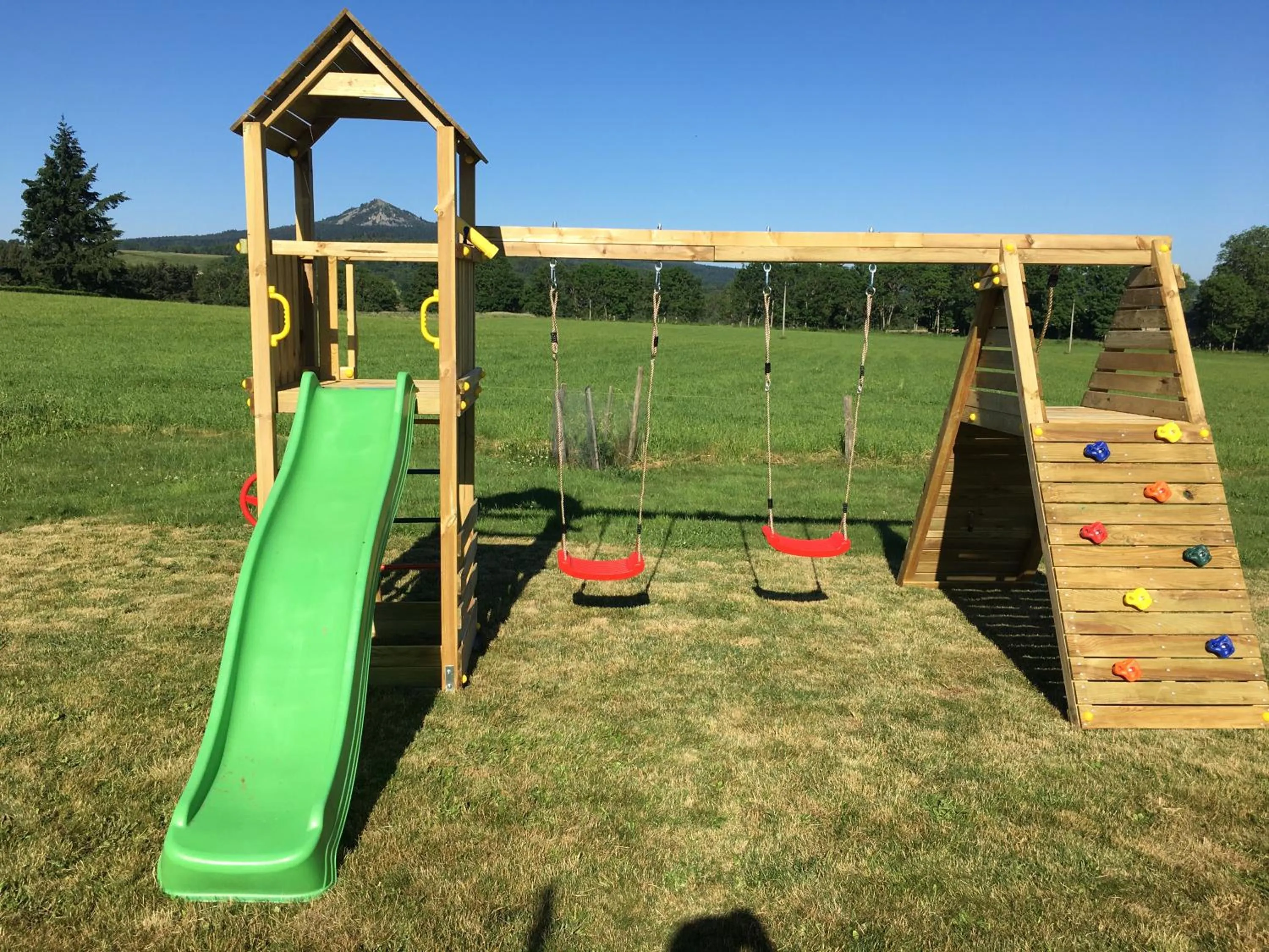 Children play ground in La Ferme de Madelonnet