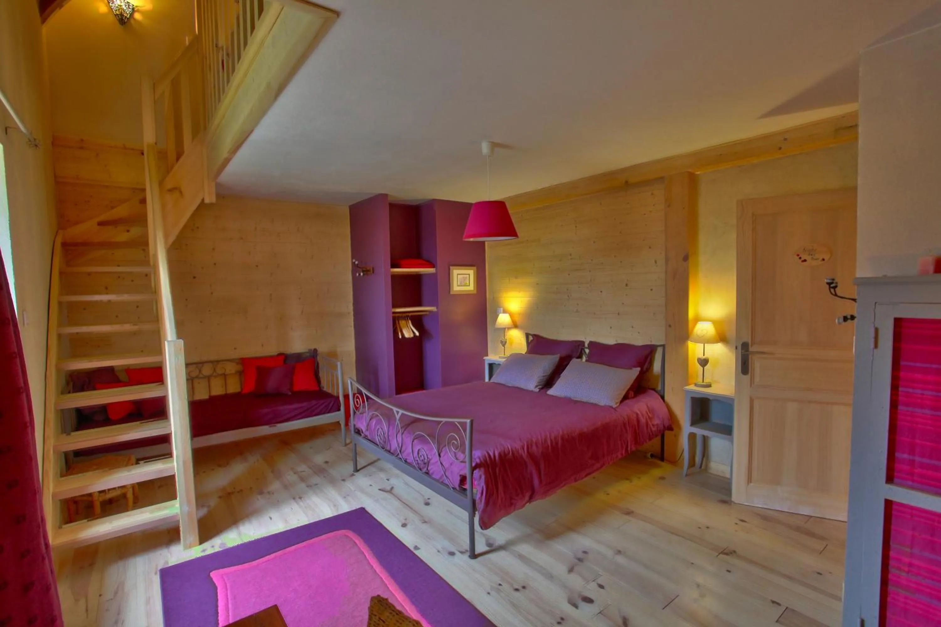 Photo of the whole room, Bed in La Ferme de Madelonnet