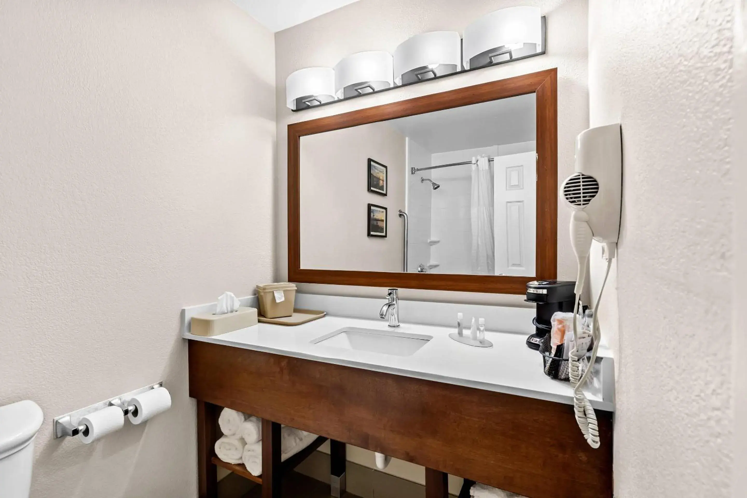 Bedroom in Comfort Inn University Bedroom in Comfort Inn University