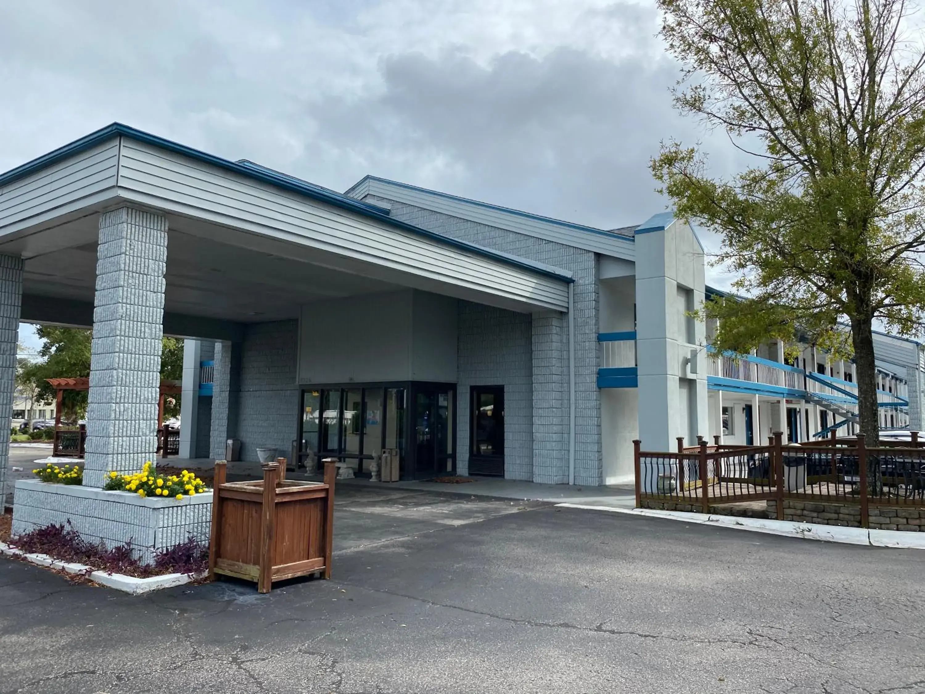 Facade/entrance in Baymont by Wyndham Wilmington Facade/entrance in Baymont by Wyndham Wilmington