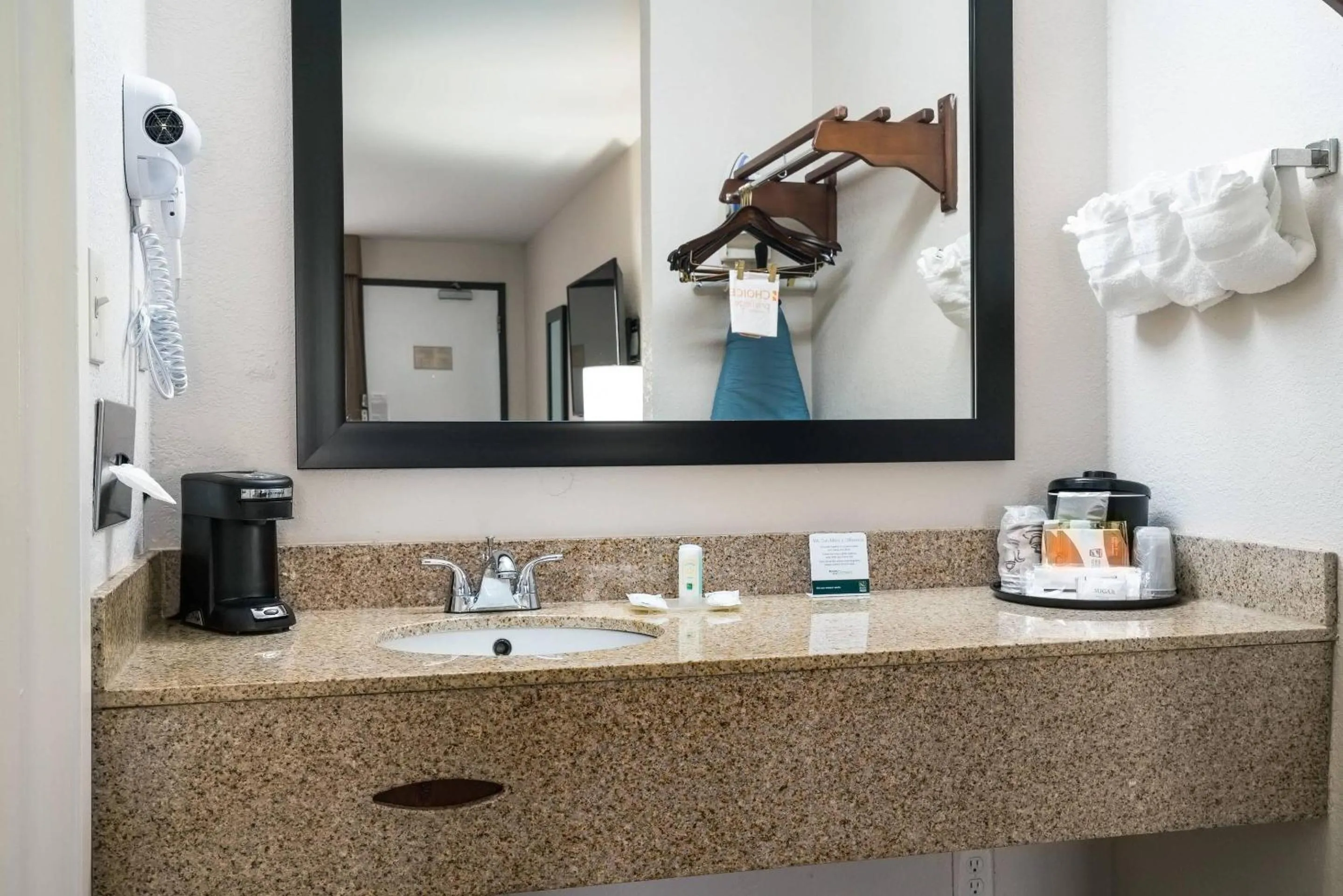 Bedroom in Quality Inn Greenville near University