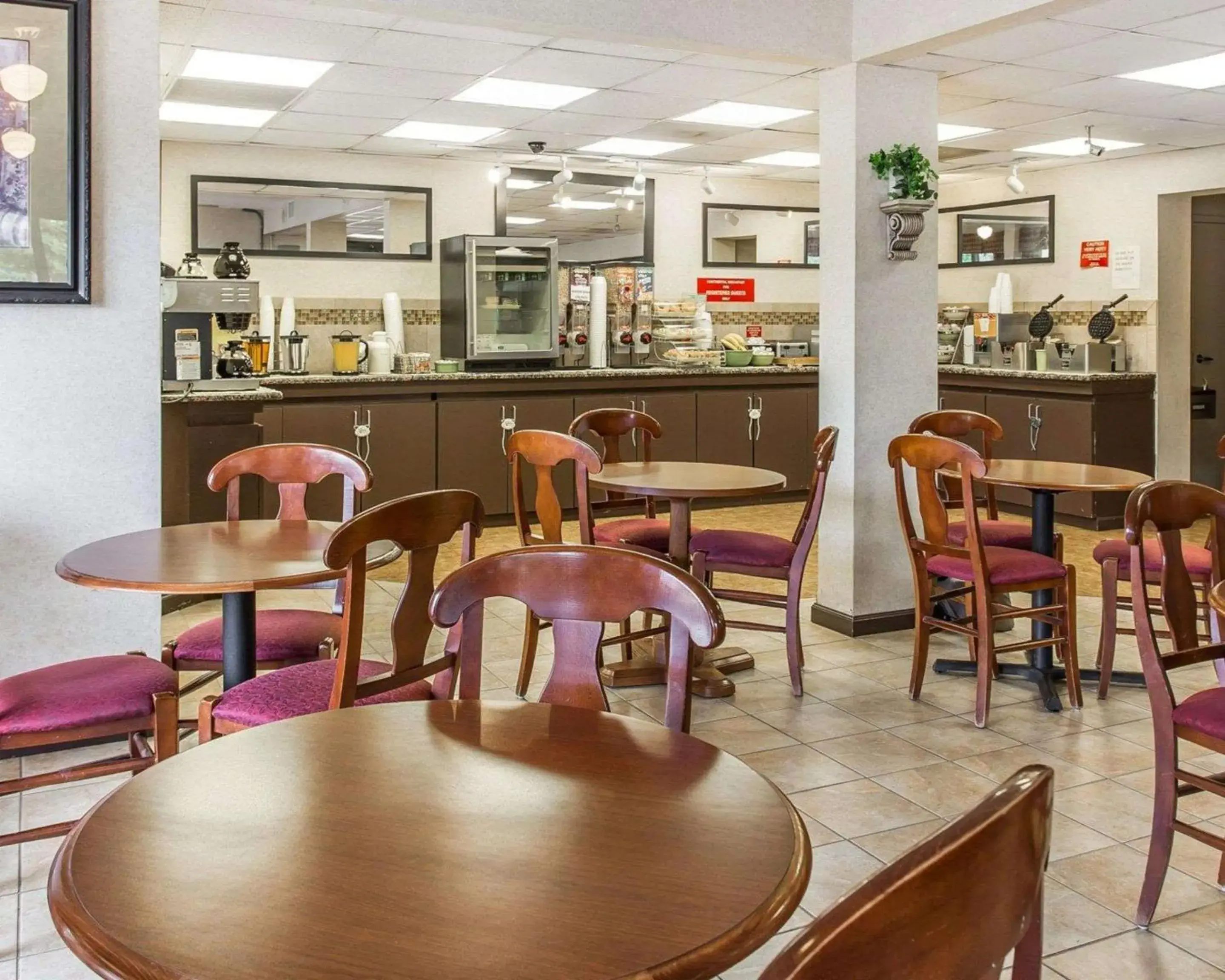 Restaurant/places to eat in Quality Inn University Restaurant/places to eat in Quality Inn University