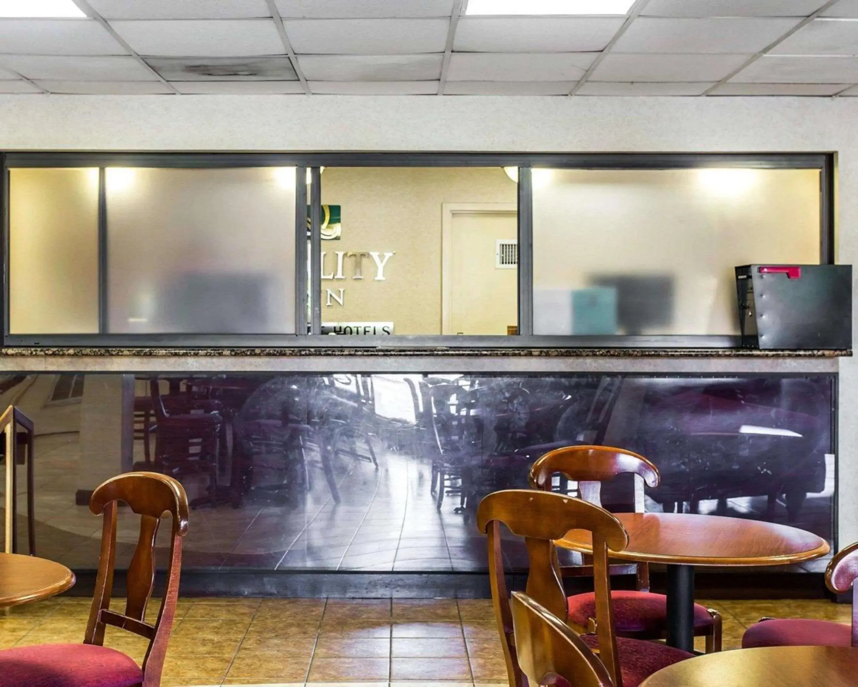 Lobby or reception in Quality Inn University Lobby or reception in Quality Inn University