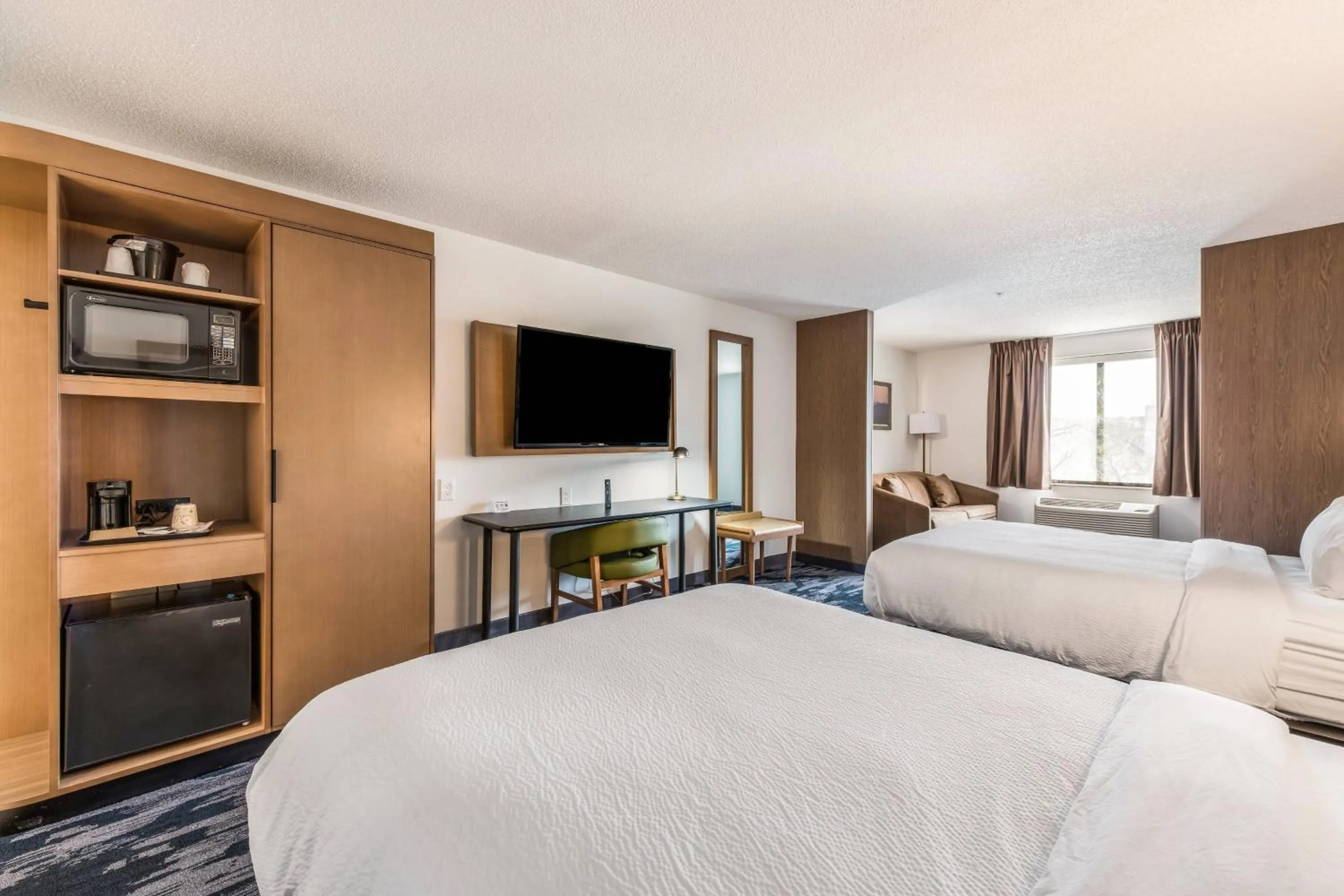 Bedroom, Bed in Fairfield by Marriott Inn & Suites Greensboro Coliseum Area