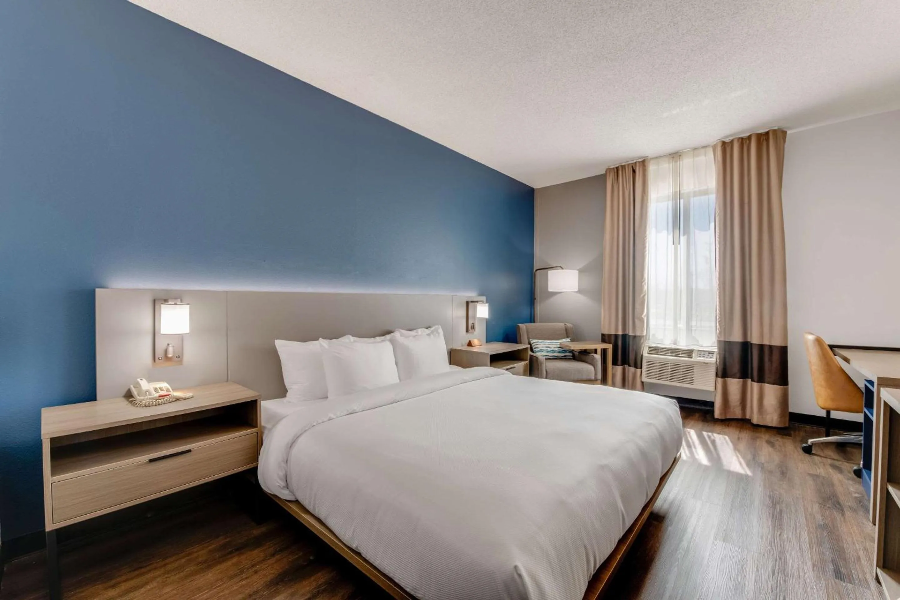 Bedroom, Bed in Comfort Inn Thomasville I-85