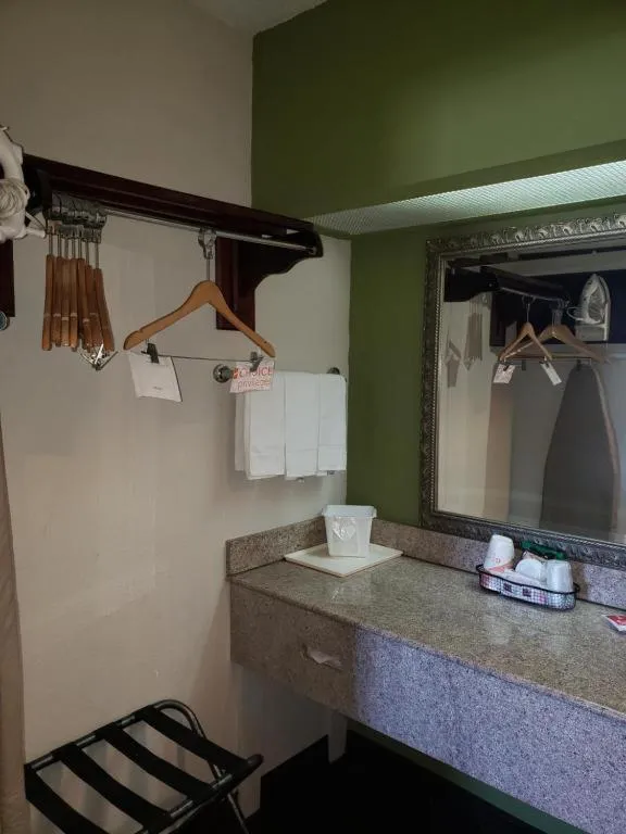 towels in Econo Lodge Elizabeth City near University