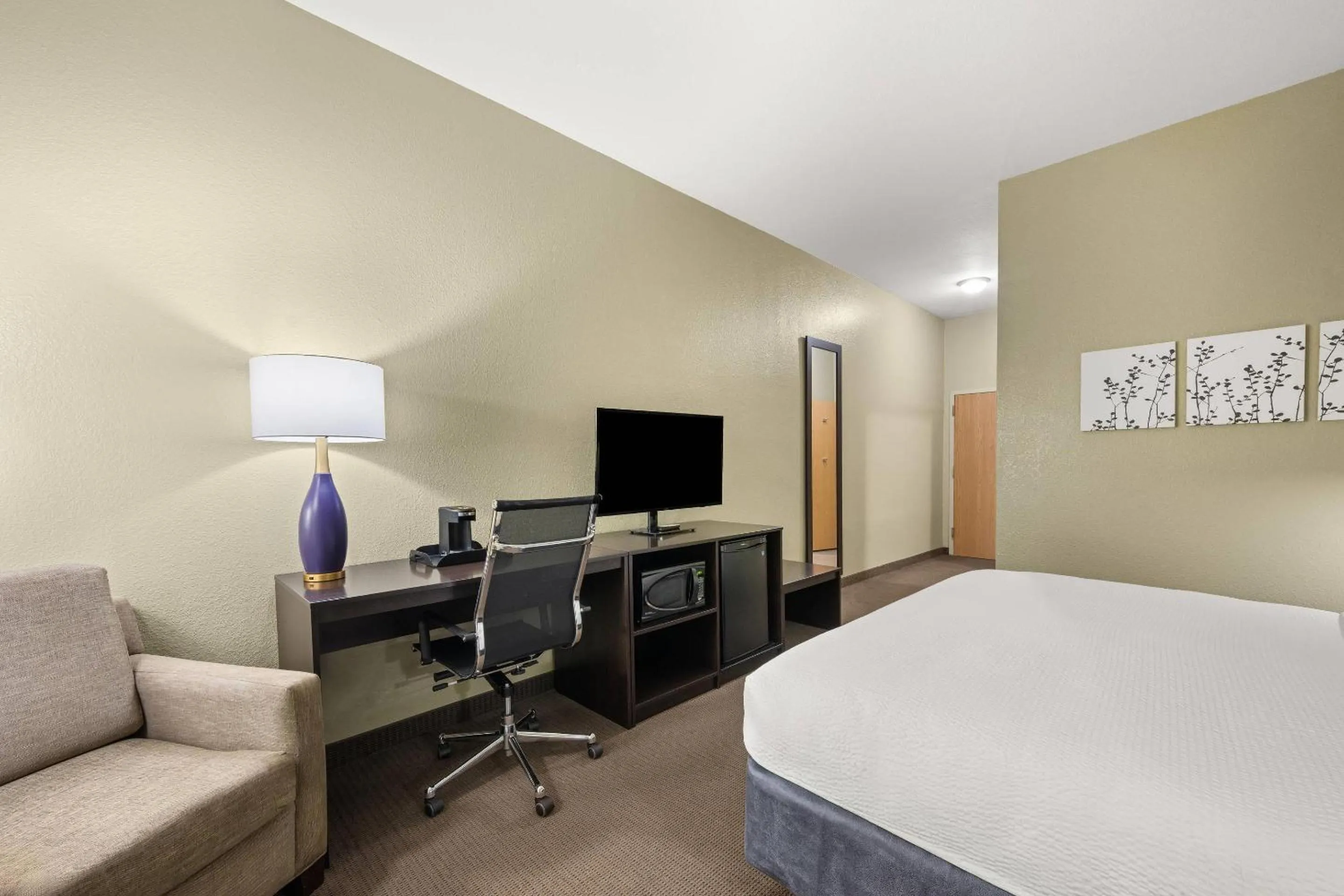 Bedroom, Bed in Sleep Inn Boone University Area