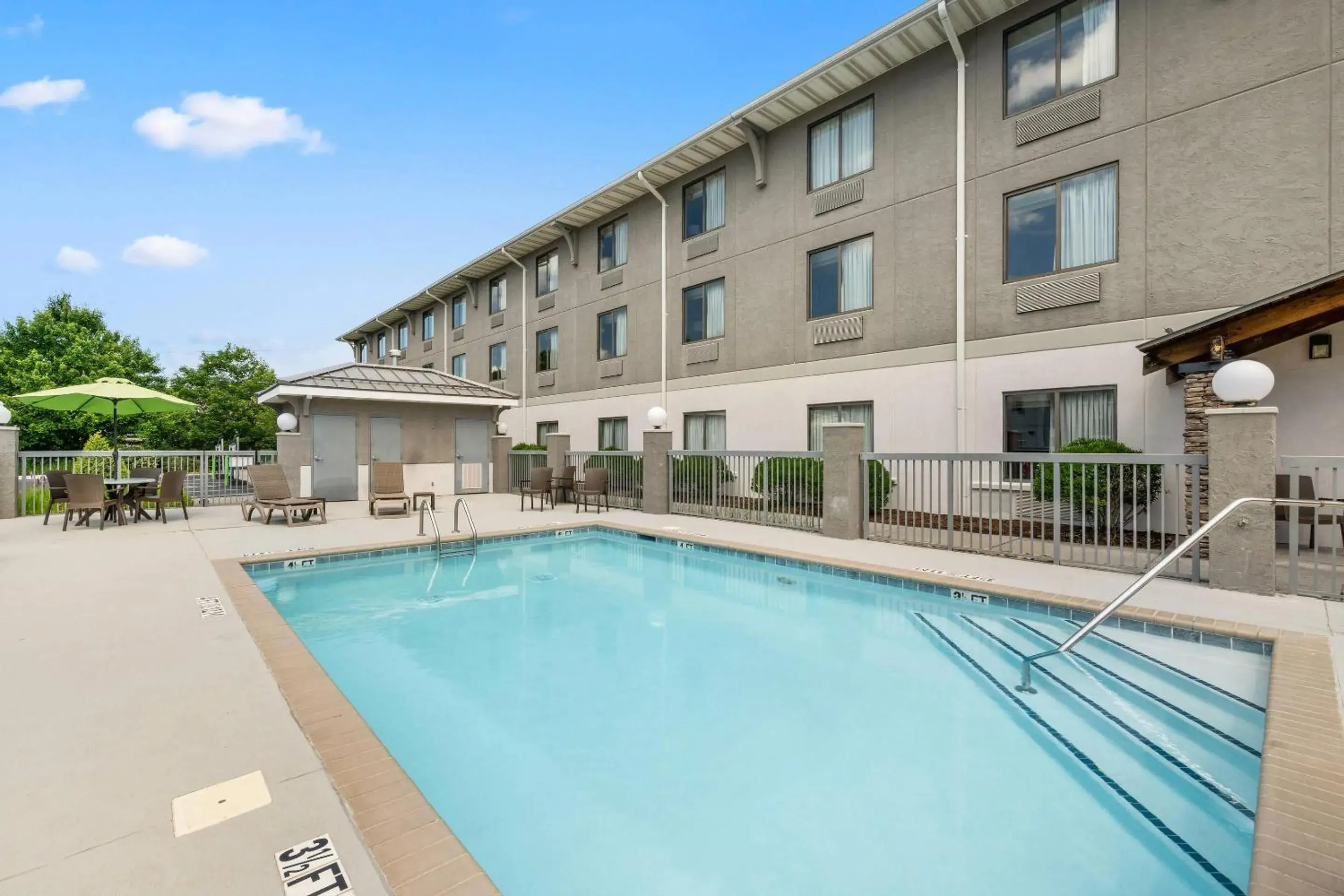 Swimming pool in Sleep Inn Boone University Area Swimming pool in Sleep Inn Boone University Area