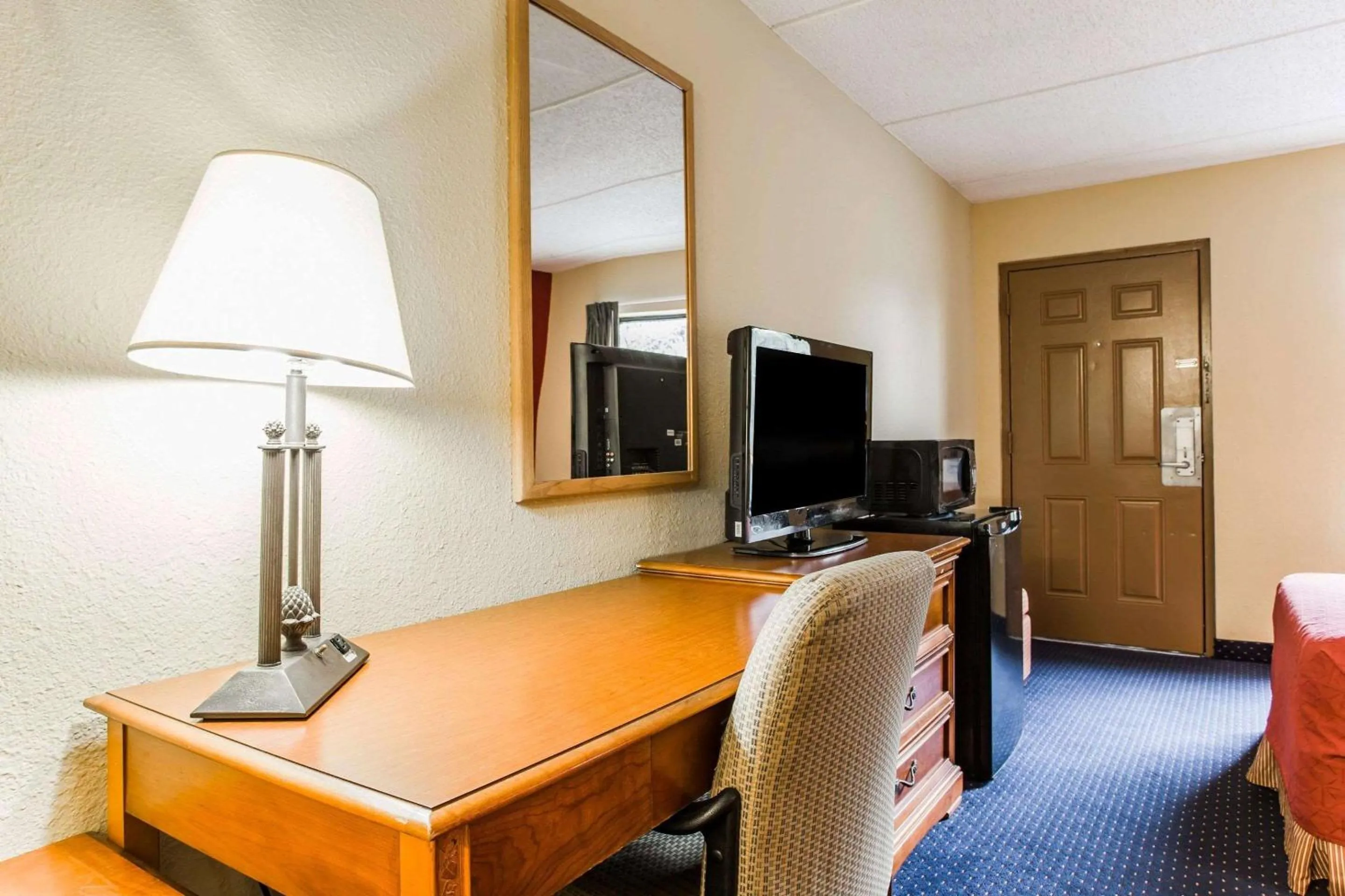 Photo of the whole room in Rodeway Inn Charlotte North End