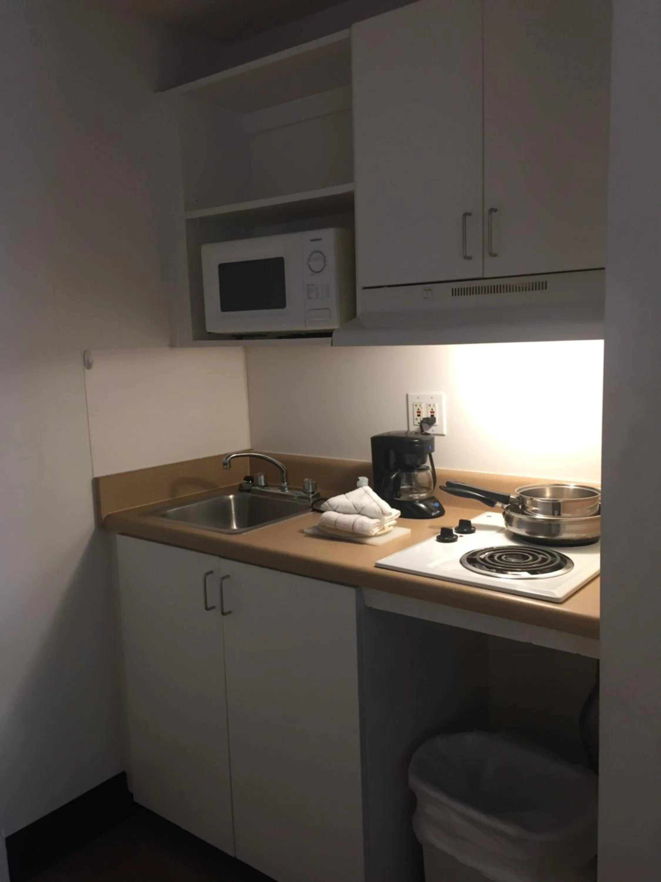 Kitchen or kitchenette in Motel 6-Greensboro, NC - I-40