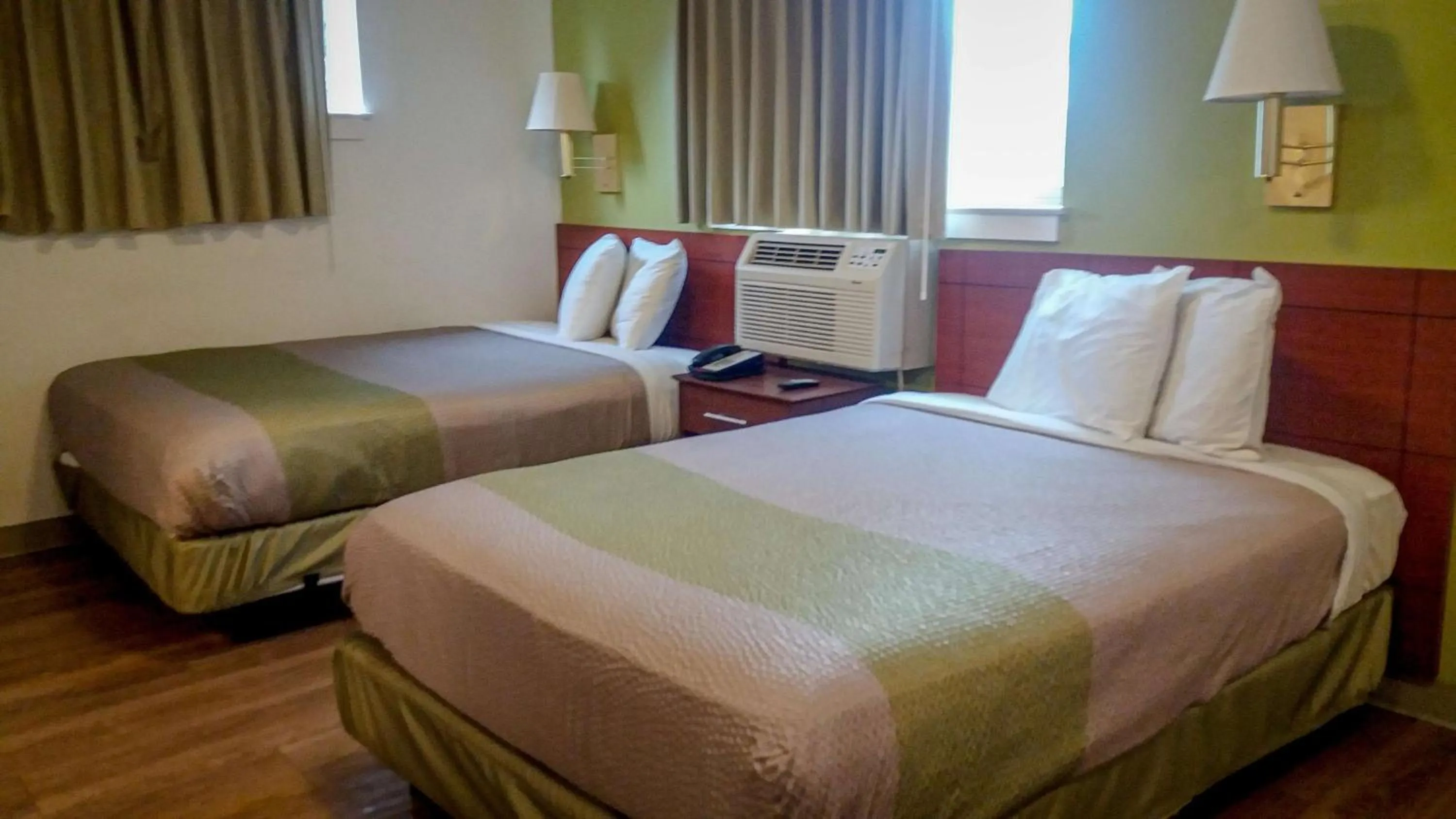 Bedroom, Bed in Motel 6-Greensboro, NC - I-40