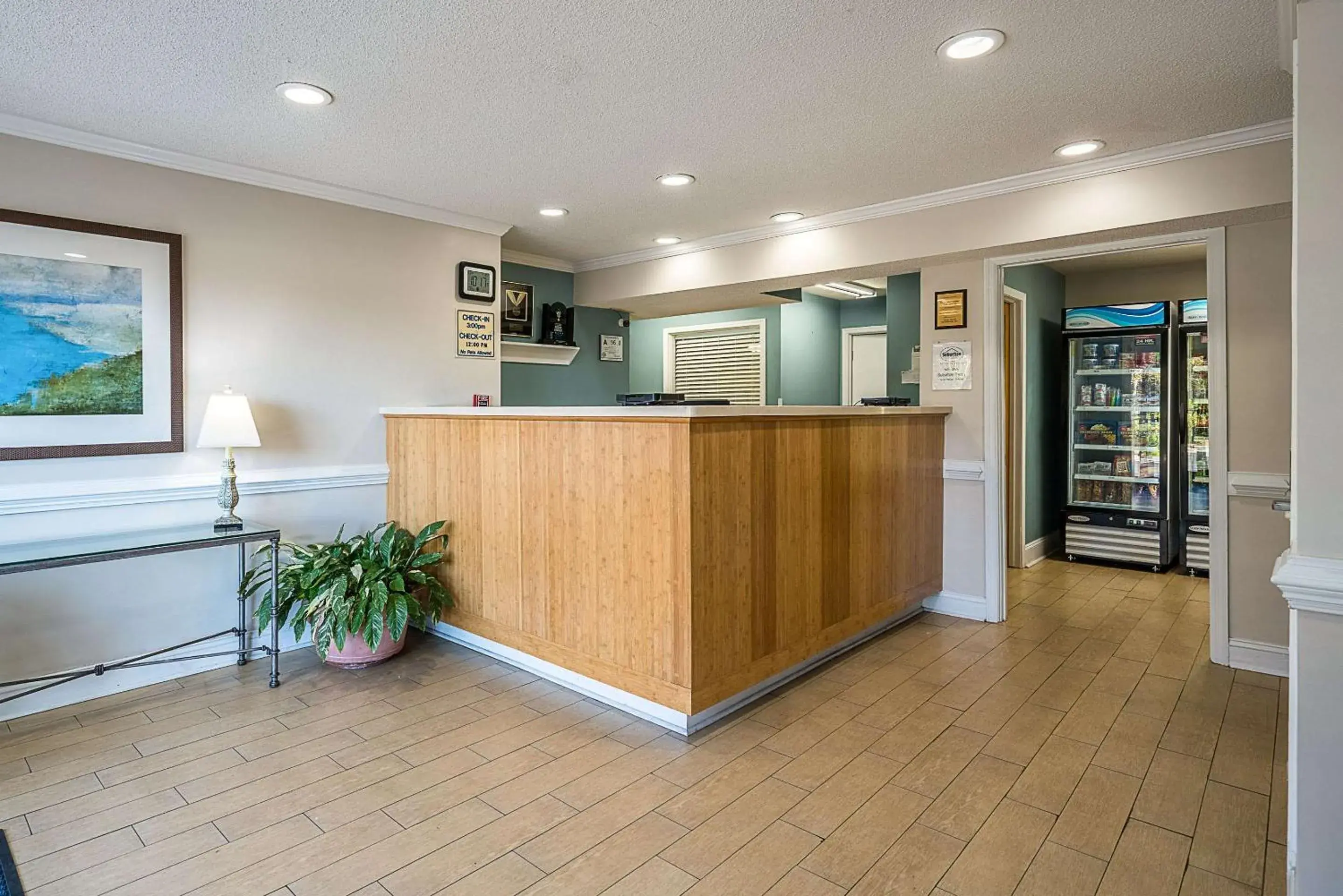 Lobby or reception in Suburban Studios of Wilmington Lobby or reception in Suburban Studios of Wilmington