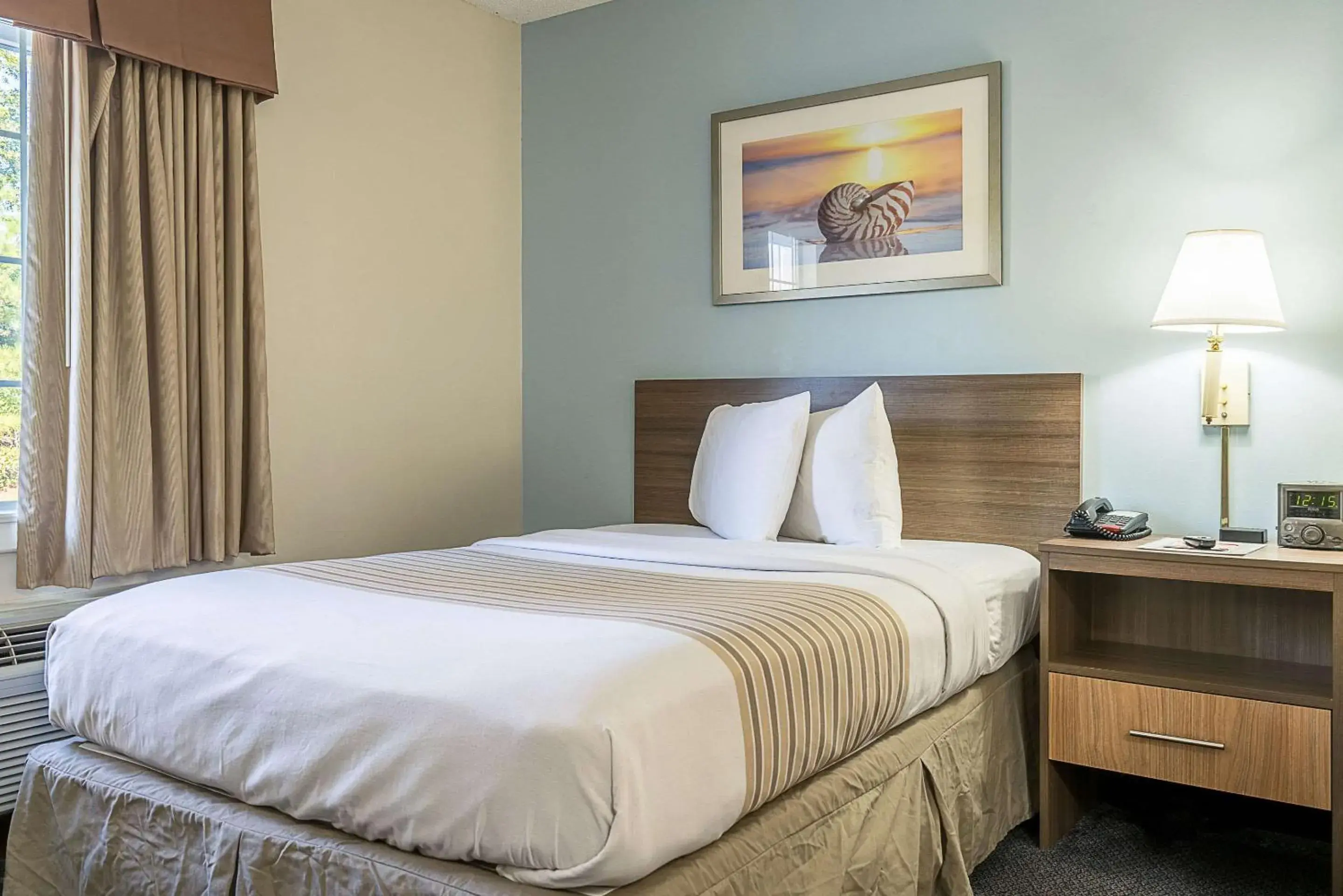 Bedroom, Bed in Suburban Studios of Wilmington Bedroom, Bed in Suburban Studios of Wilmington