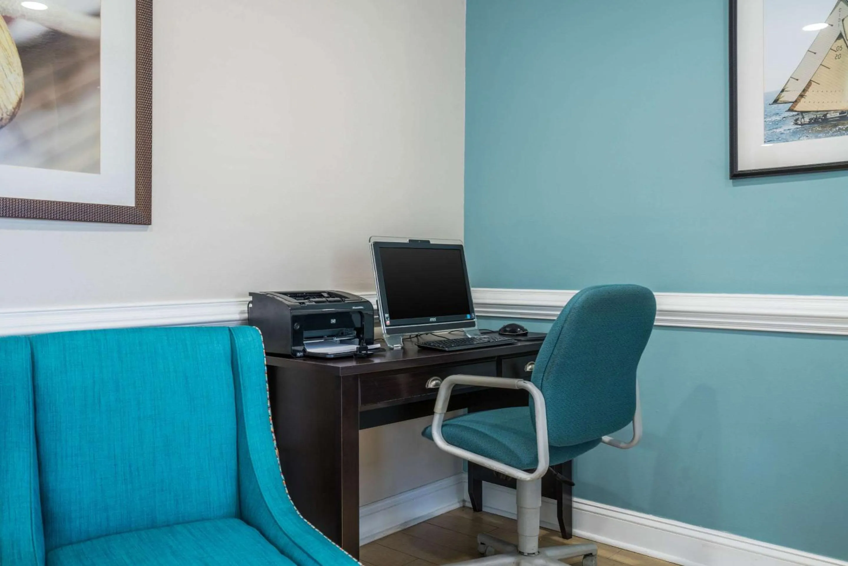 Business facilities in Suburban Studios of Wilmington