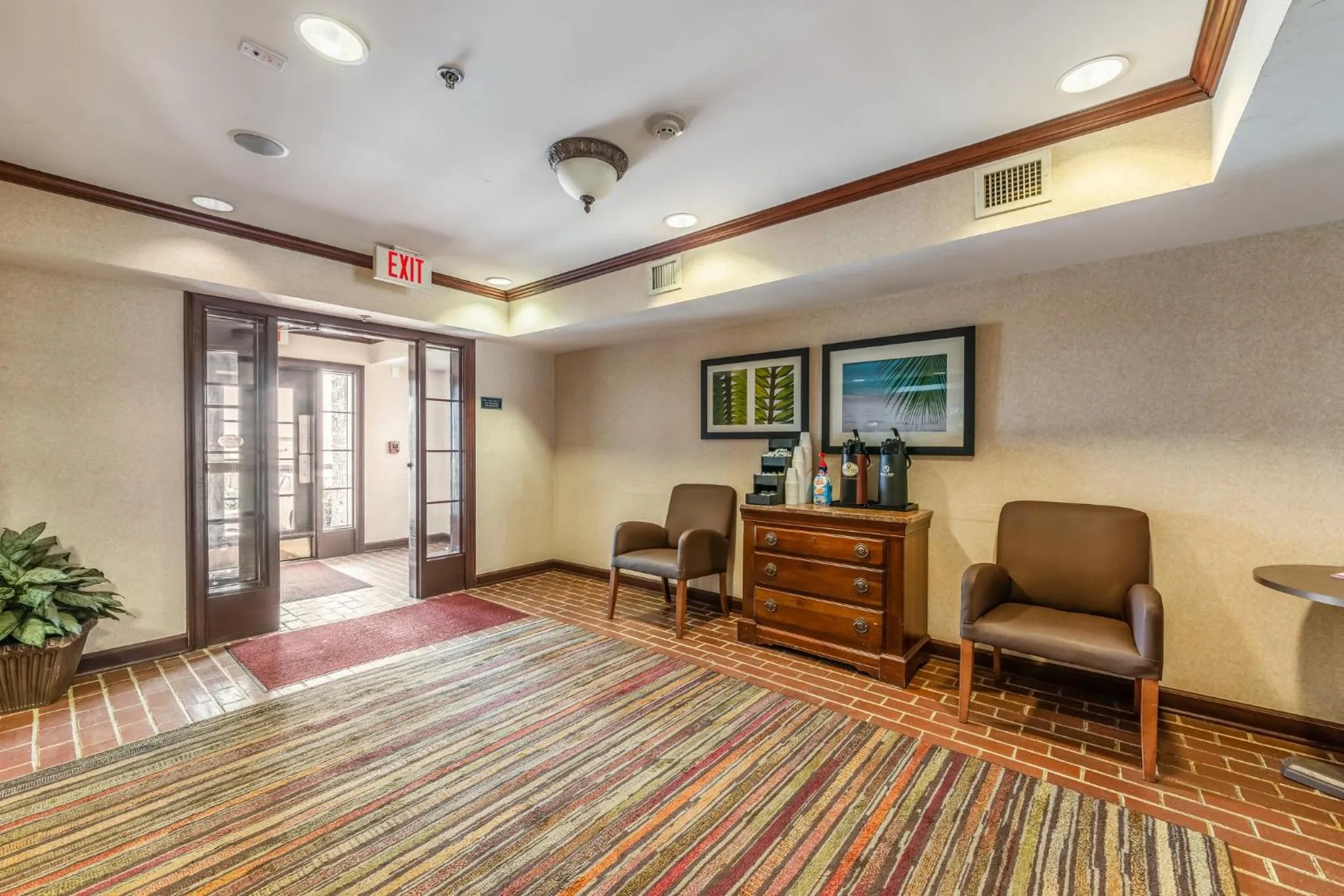 Lobby or reception in HomeTowne Studios & Suites by Red Roof Charlotte - Concord