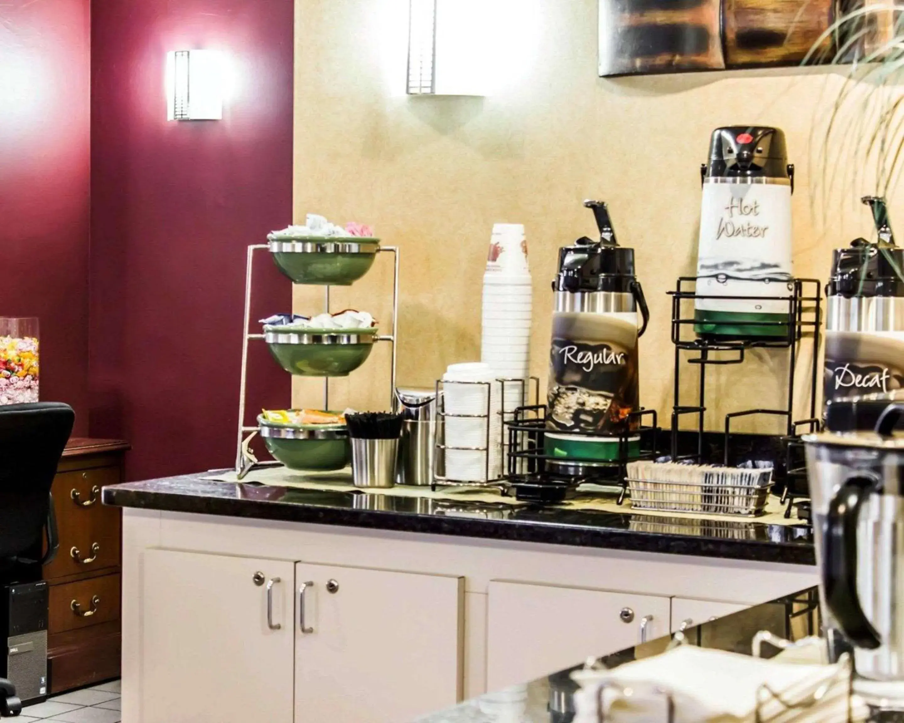 Restaurant/places to eat in Quality Inn Roanoke near Lake Gaston Restaurant/places to eat in Quality Inn Roanoke near Lake Gaston