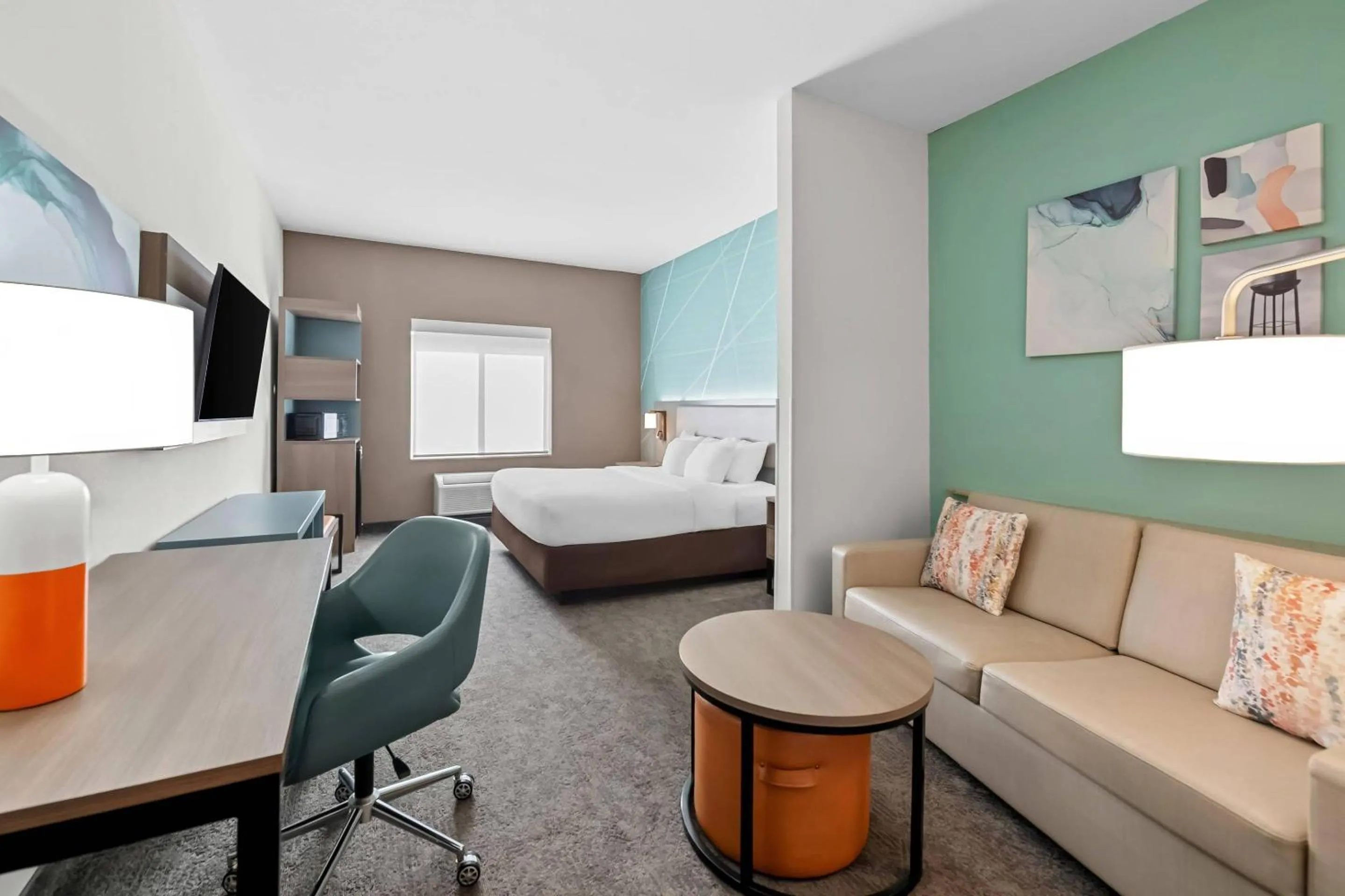 Bedroom, Bed in Comfort Suites Sanford