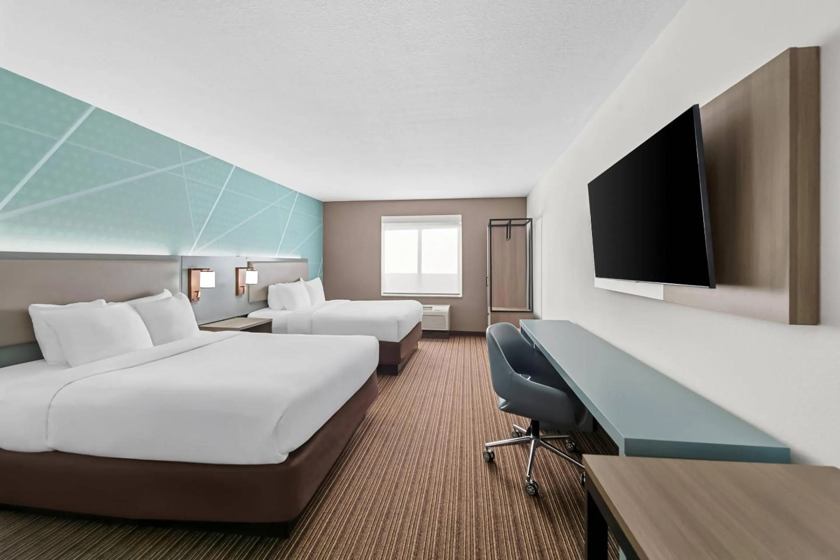 Bedroom, Bed in Comfort Suites Sanford