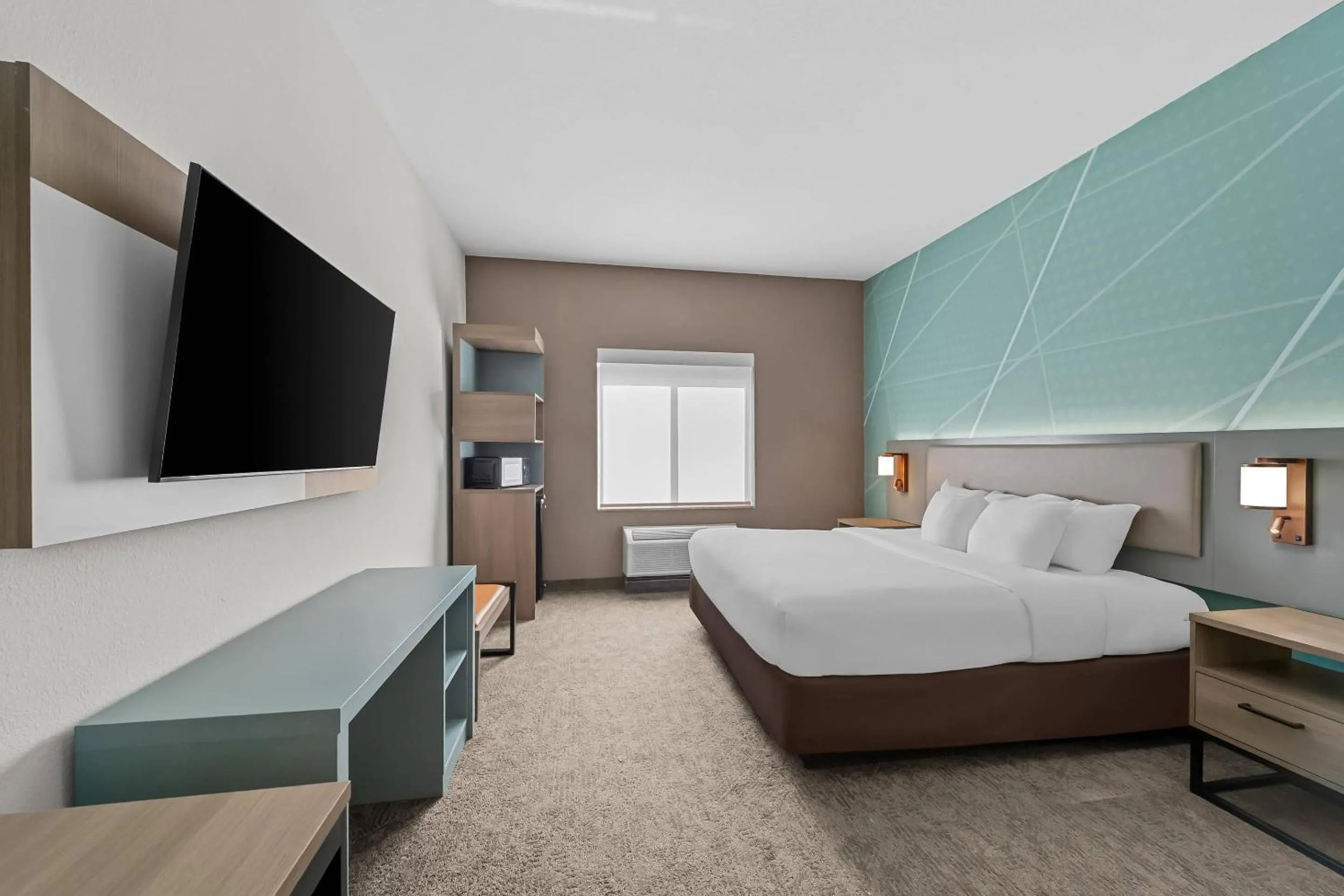 Bedroom, Bed in Comfort Suites Sanford