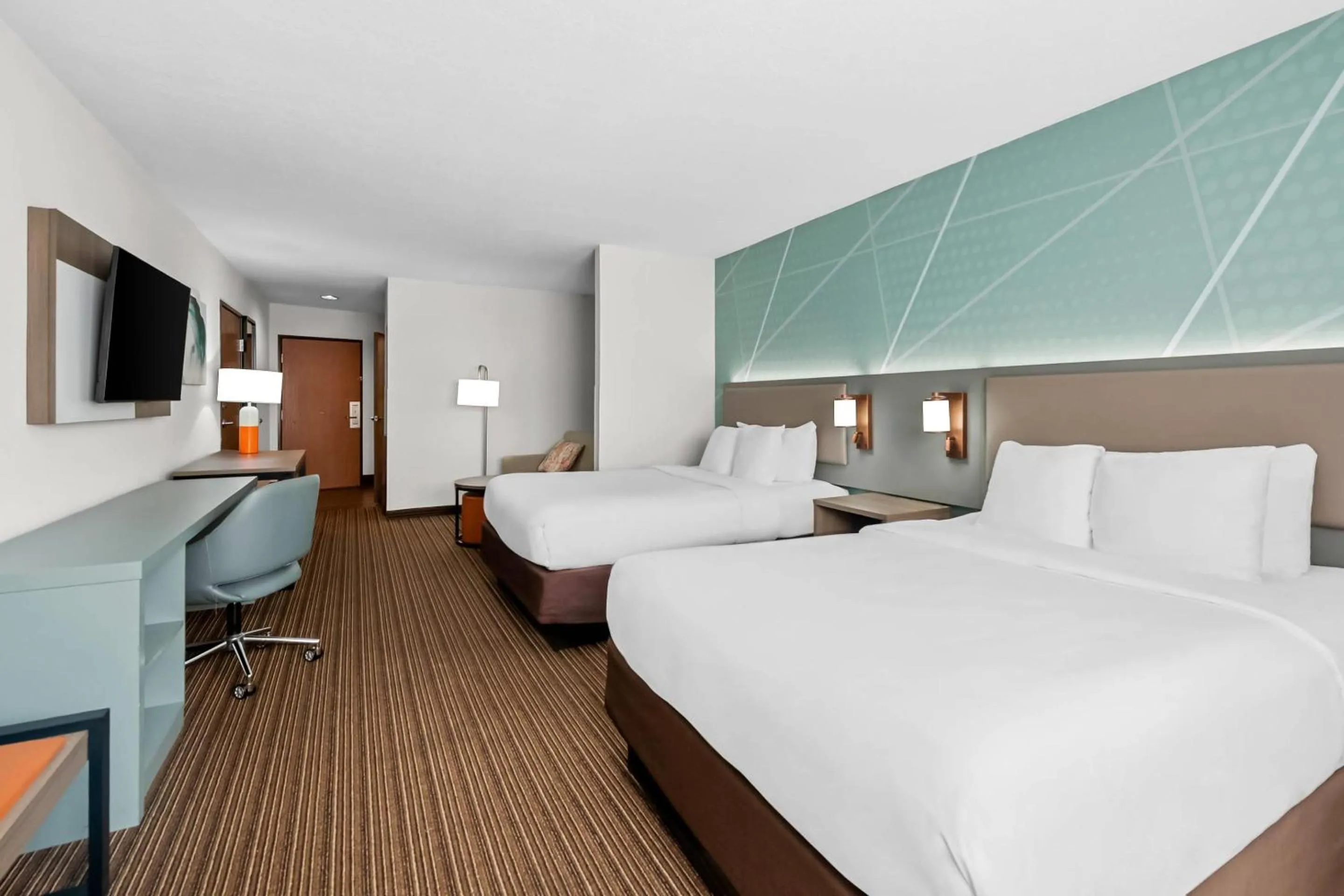 Bedroom, Bed in Comfort Suites Sanford