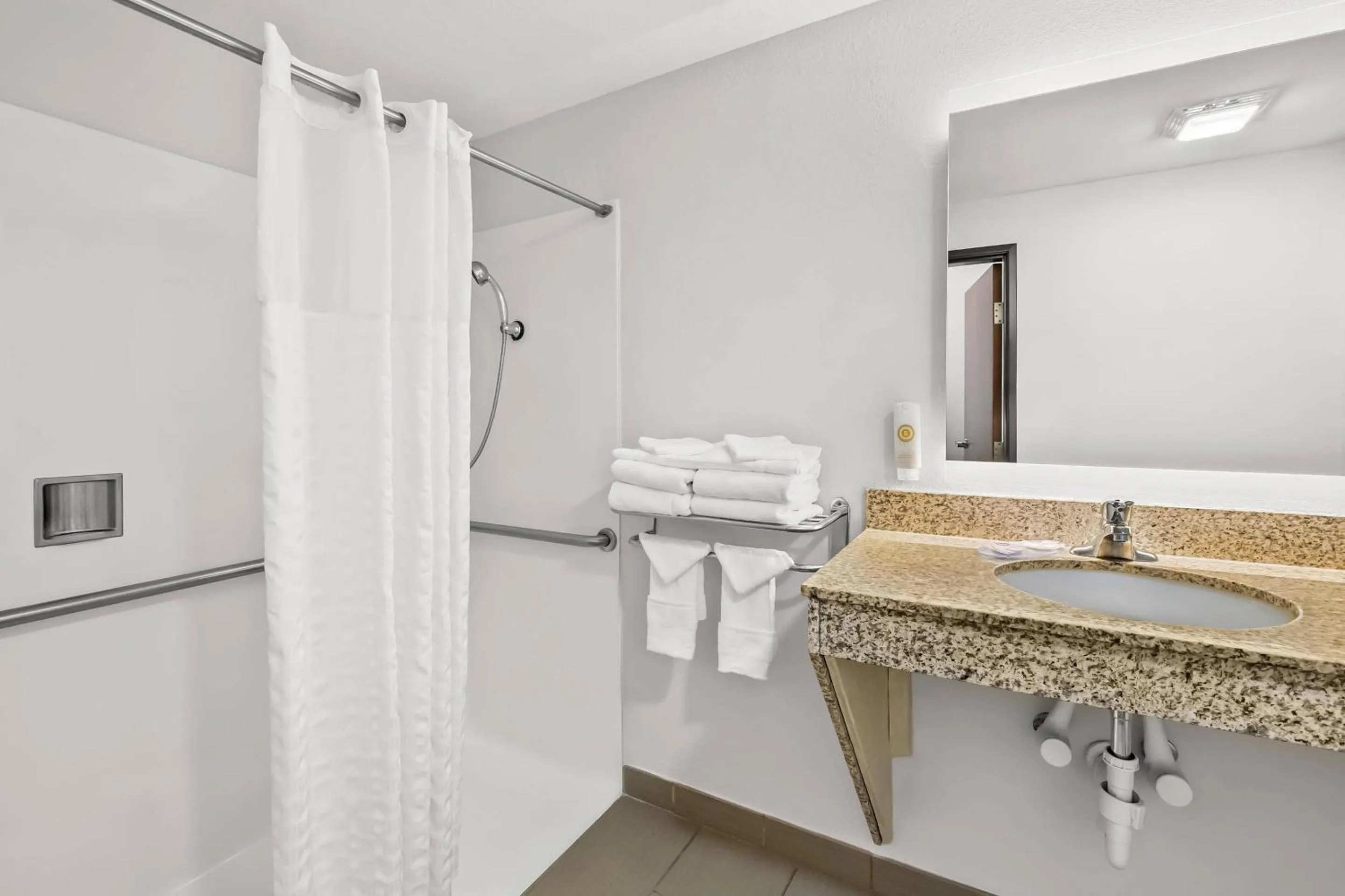 Bedroom in Comfort Suites Sanford