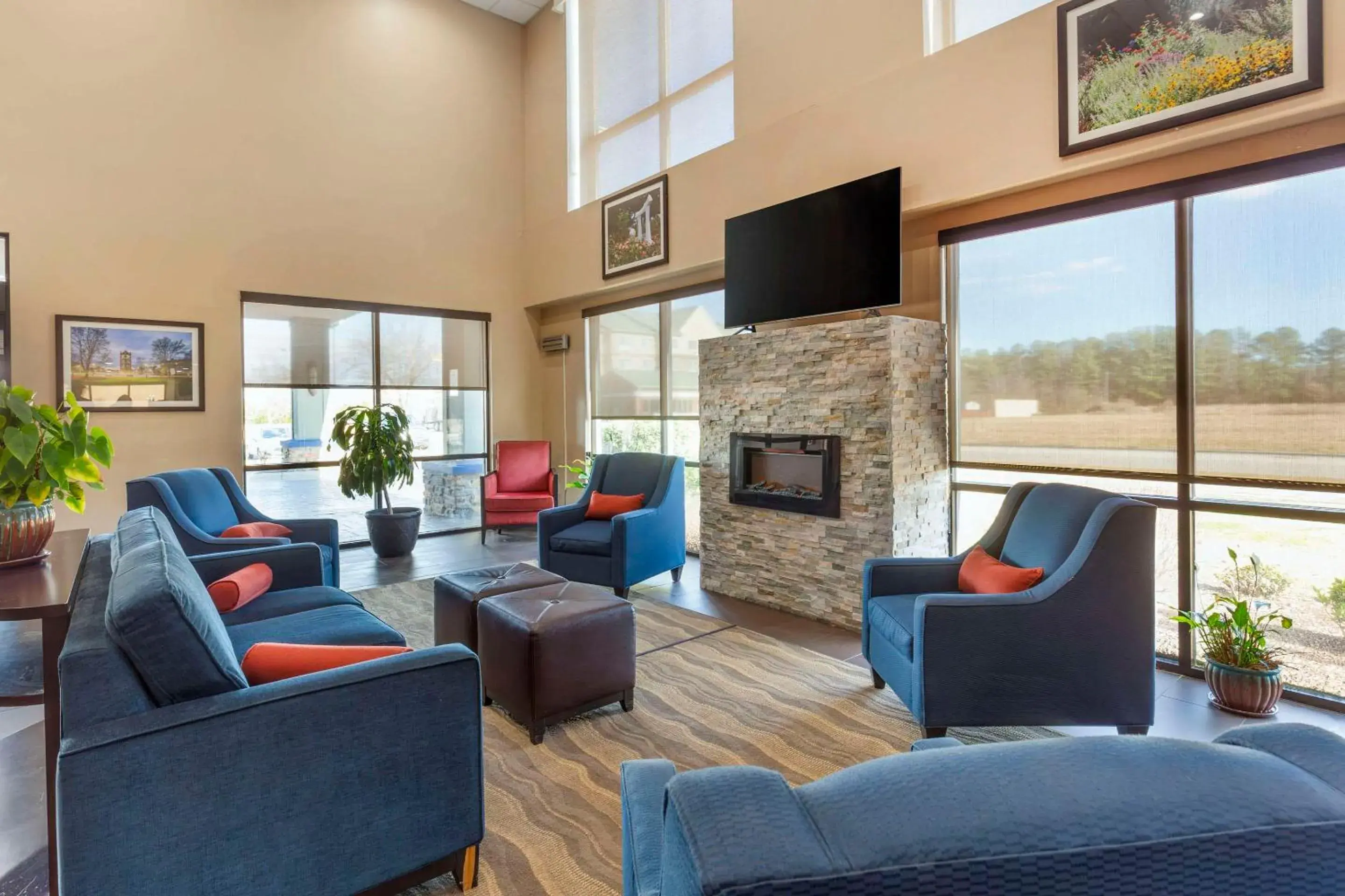 Lobby or reception in Comfort Suites Wilson - I - 95 Lobby or reception in Comfort Suites Wilson - I - 95