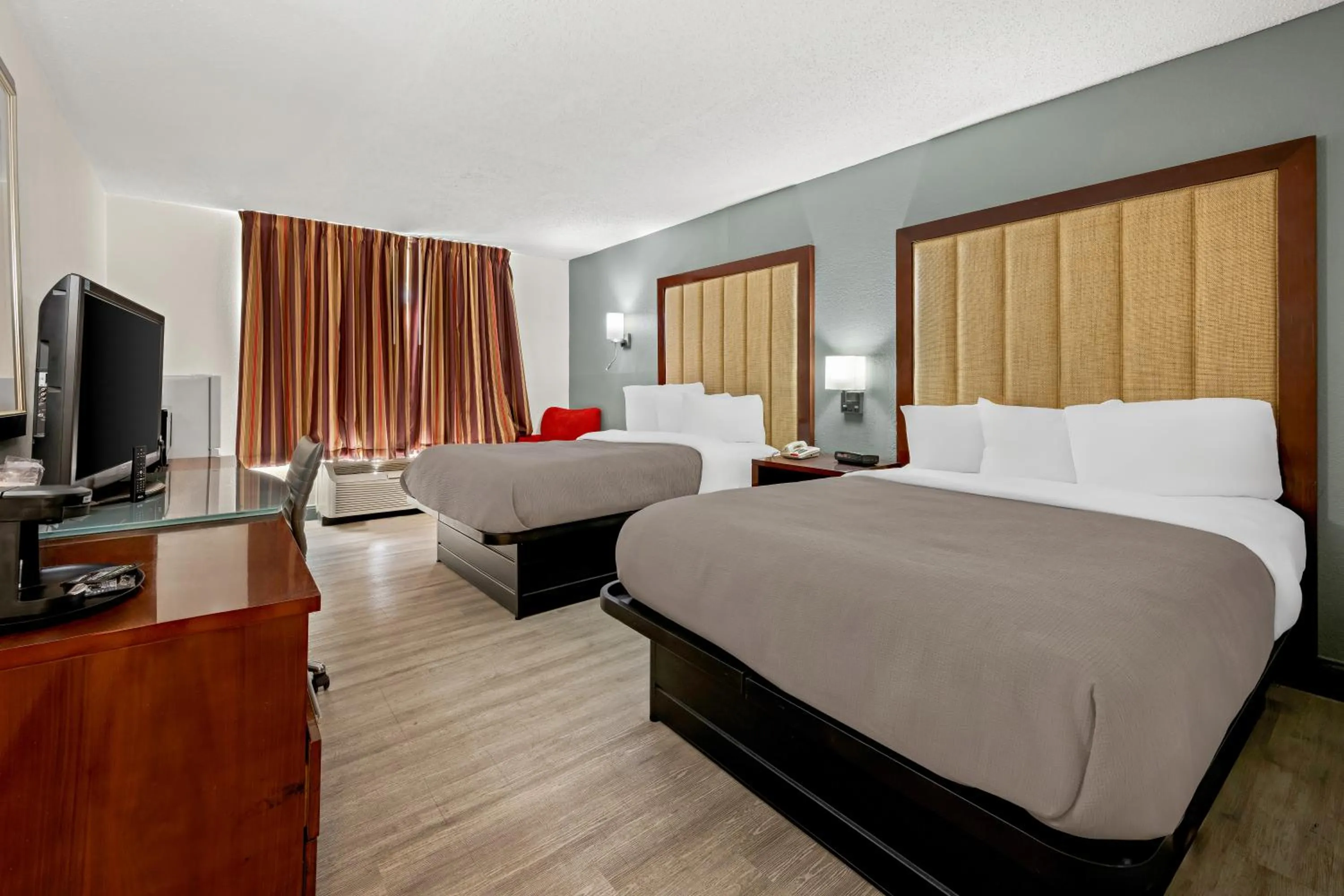 Bedroom, Bed in Quality Inn