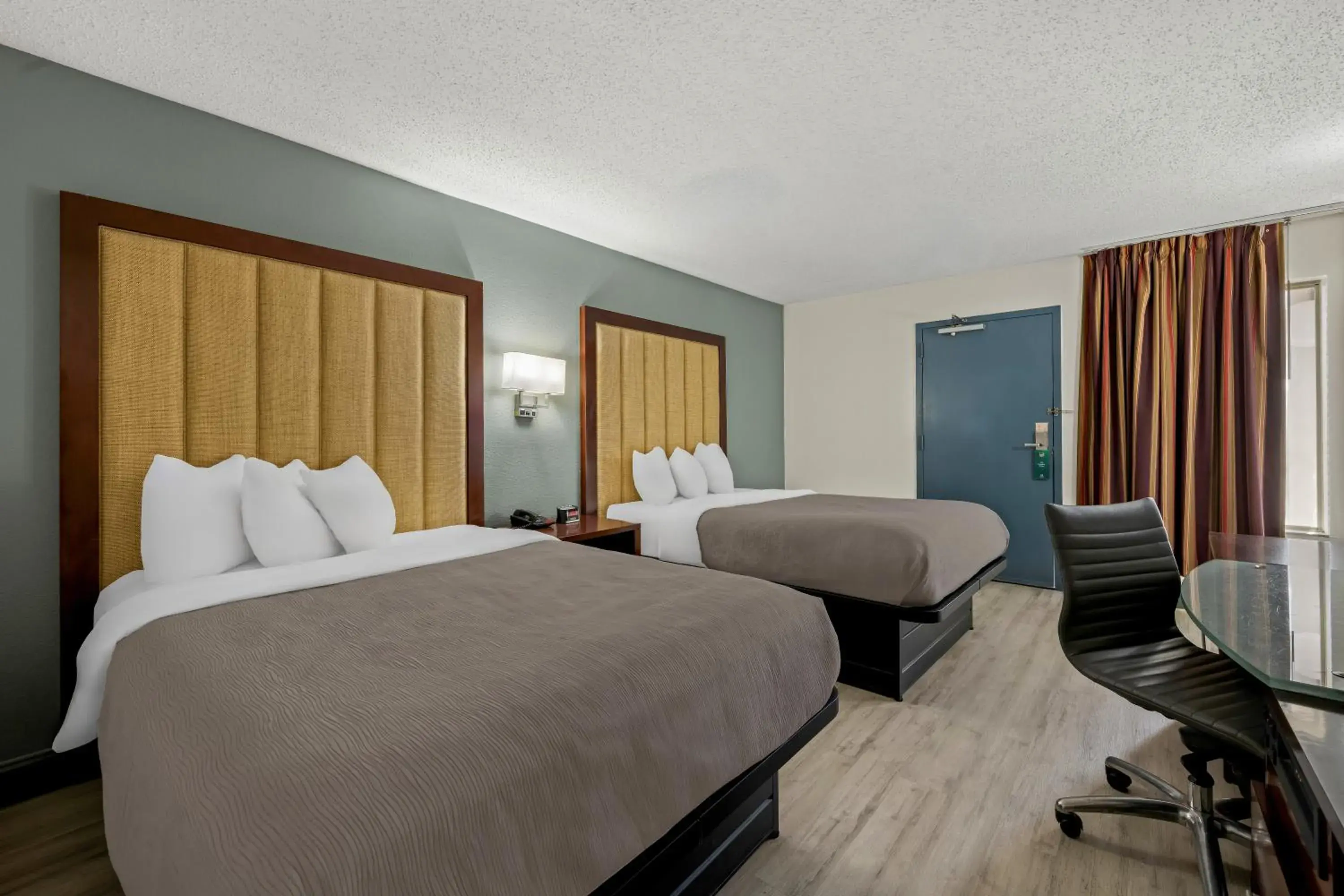 Bedroom, Bed in Quality Inn Bedroom, Bed in Quality Inn