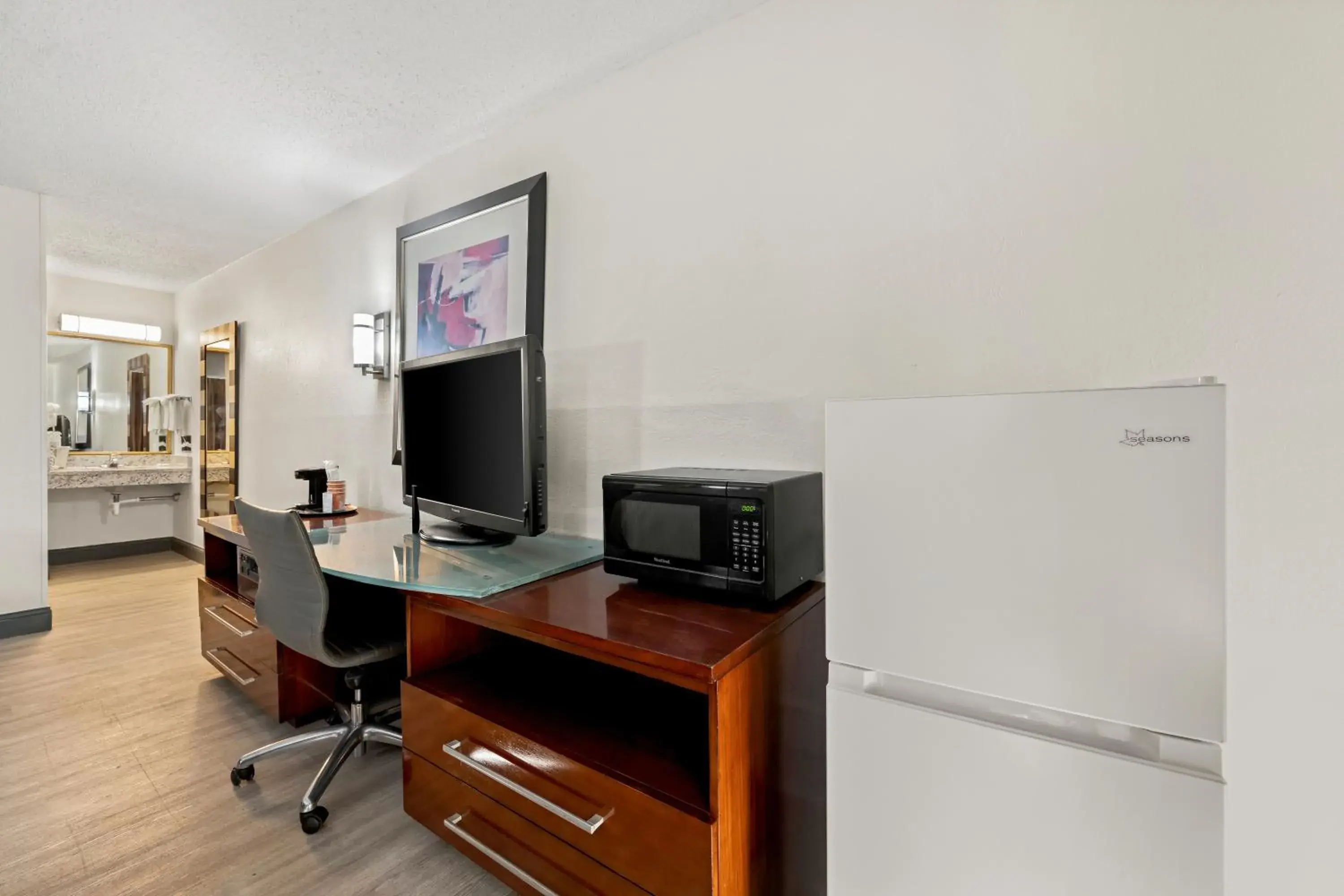 Bedroom in Quality Inn Bedroom in Quality Inn