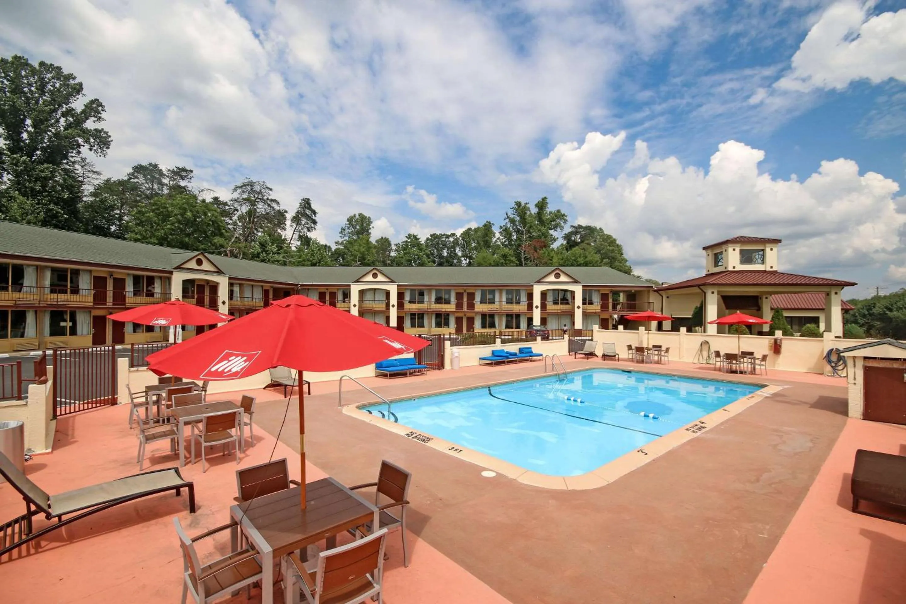 On site in Econo Lodge Inn And Suites - Pilot Mountain