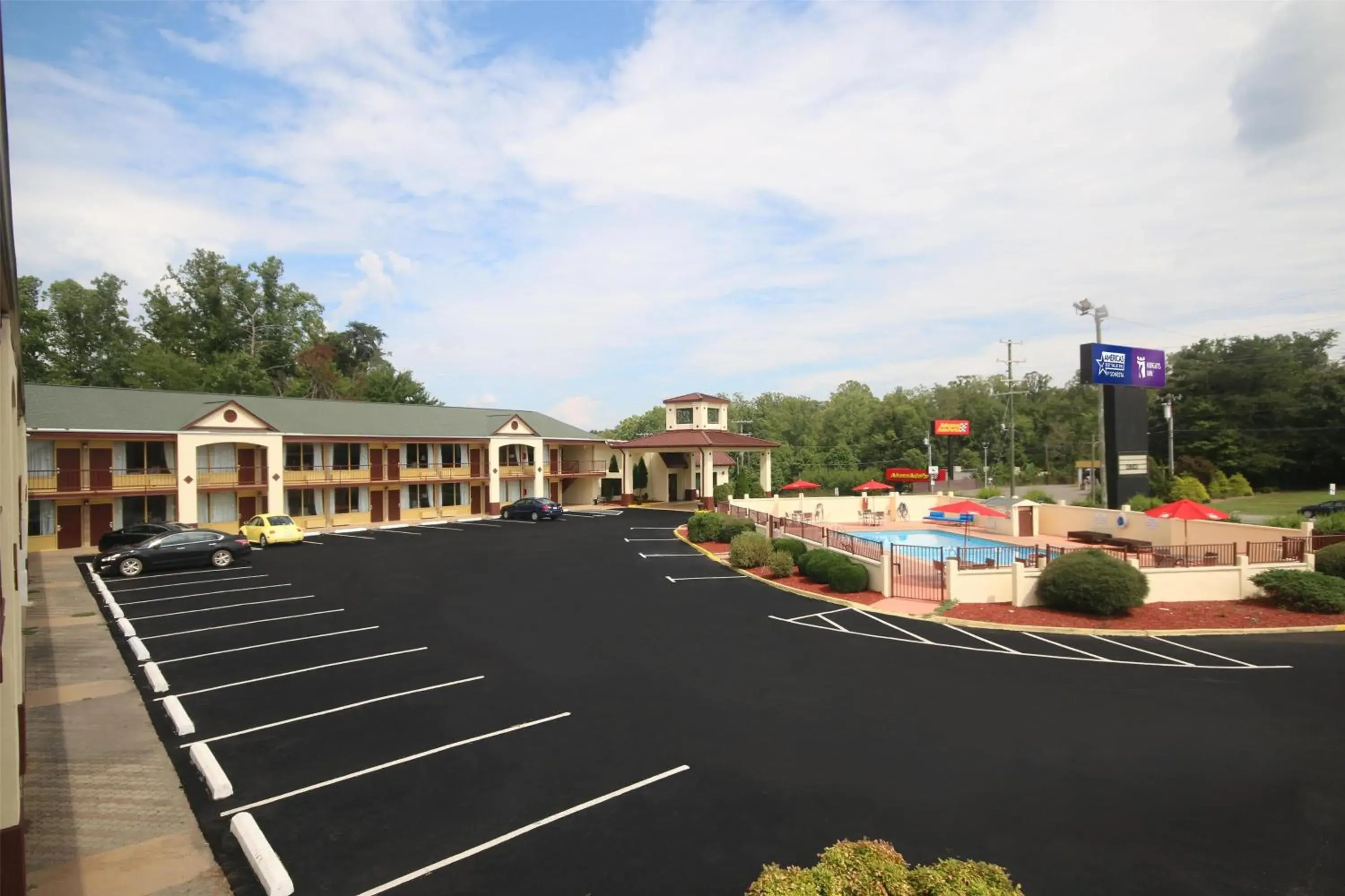 Property building in Americas Best Value Inn Pilot Mountain Property building in Americas Best Value Inn Pilot Mountain