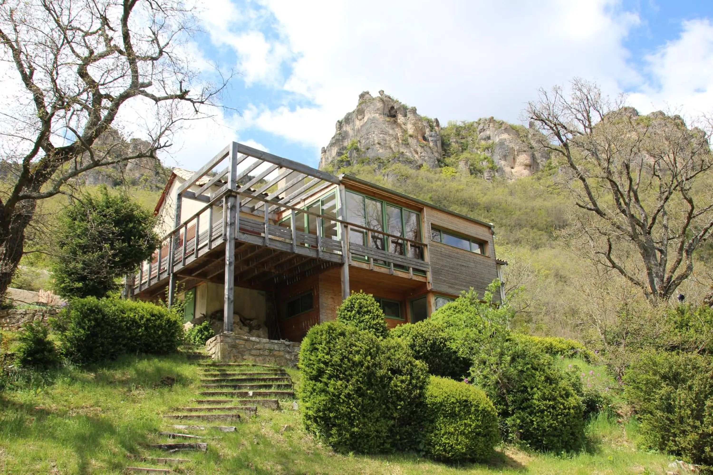 Property building in Les chambres de la Dourbie