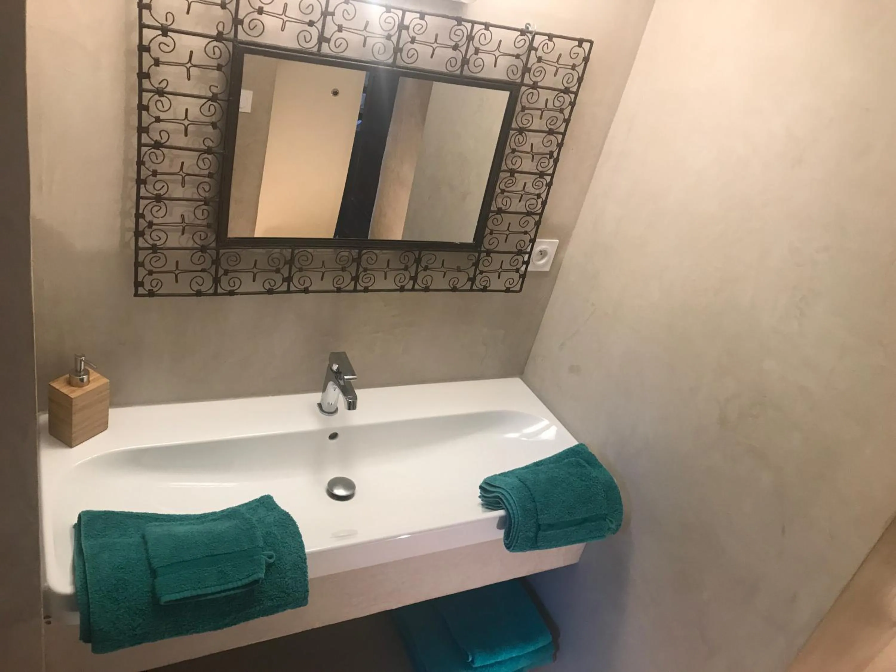 Bathroom in Les chambres de la Dourbie