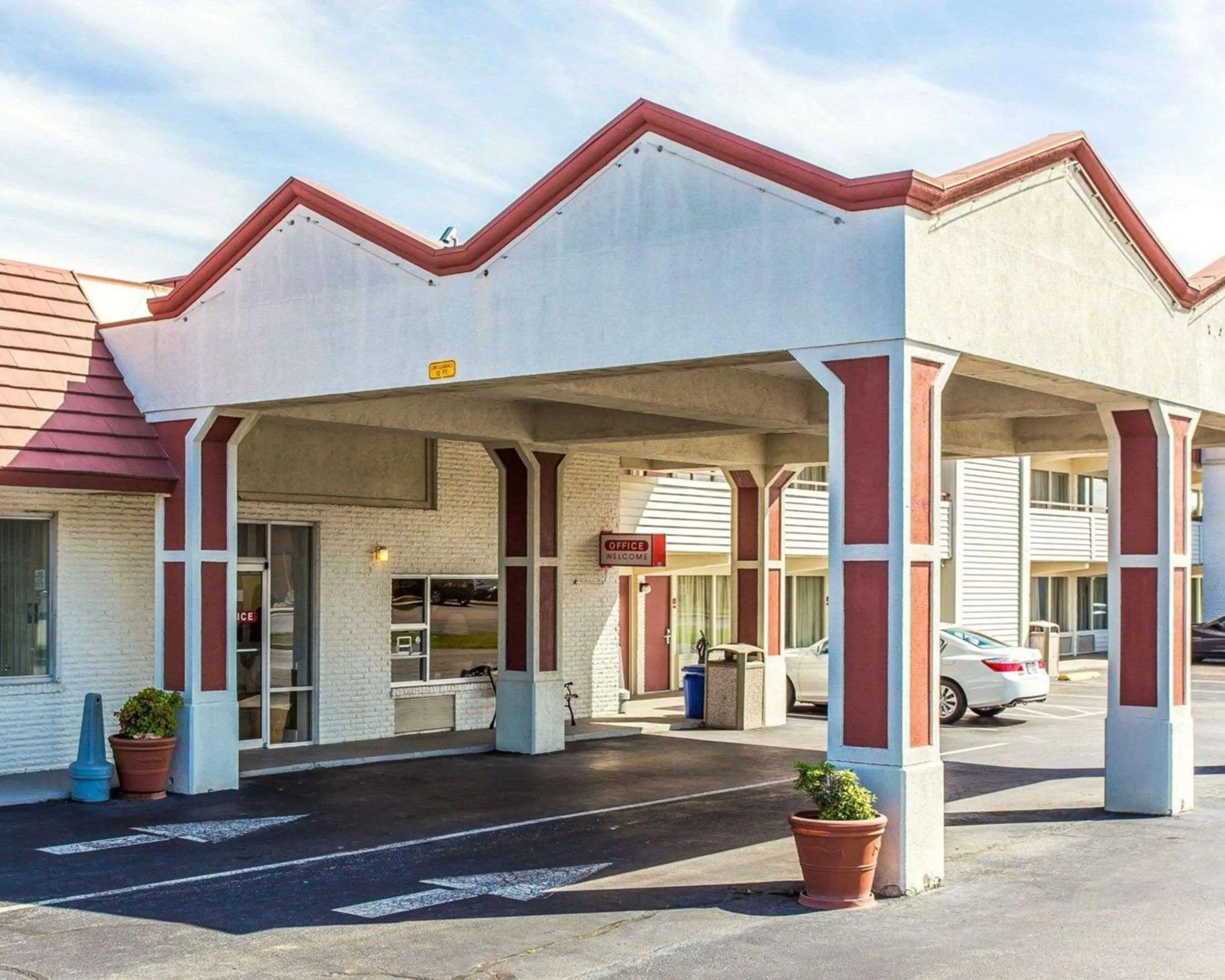Property building in Econo Lodge Eden