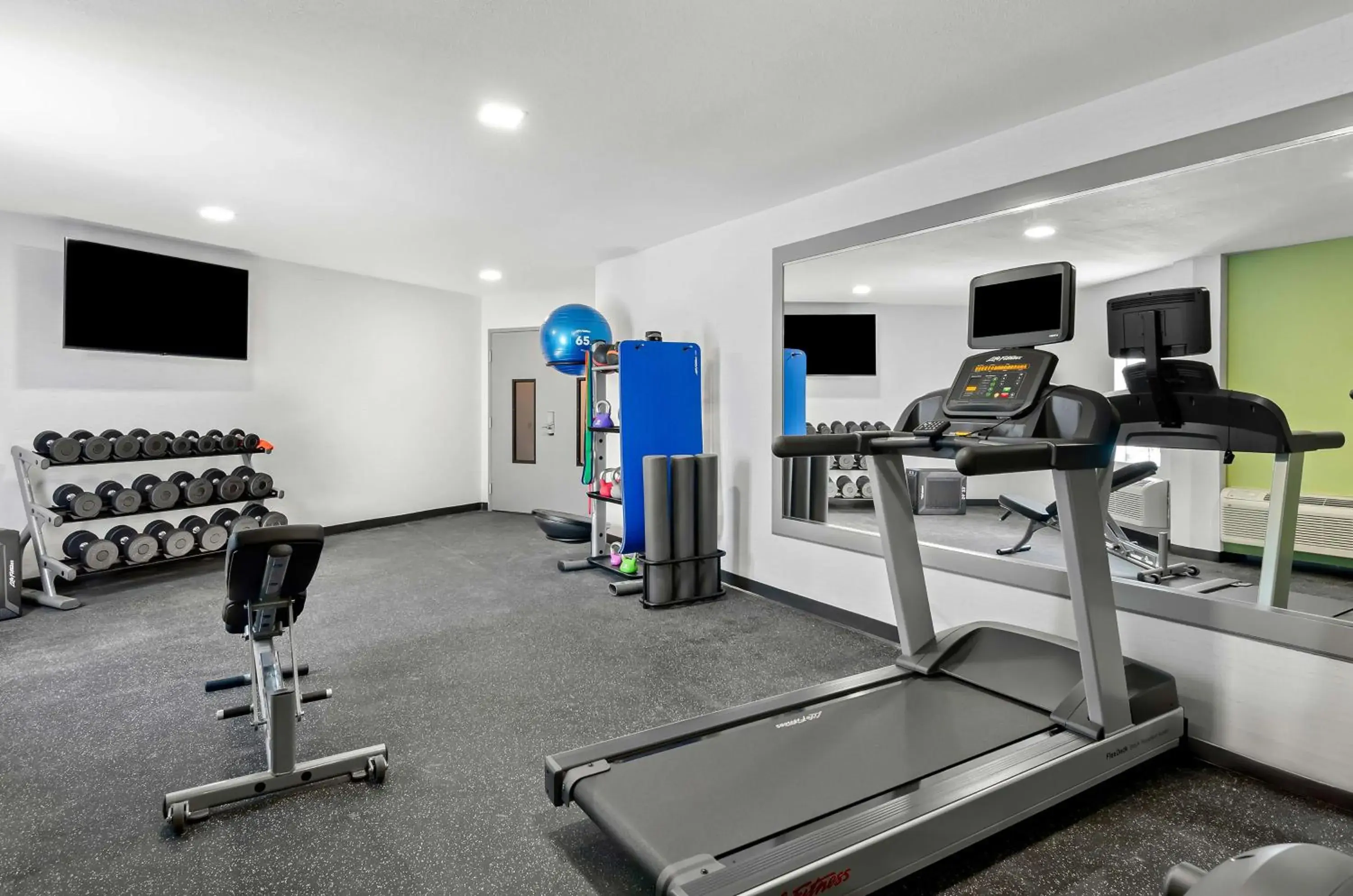 Fitness centre/facilities in Spark by Hilton Winston-Salem University Fitness centre/facilities in Spark by Hilton Winston-Salem University