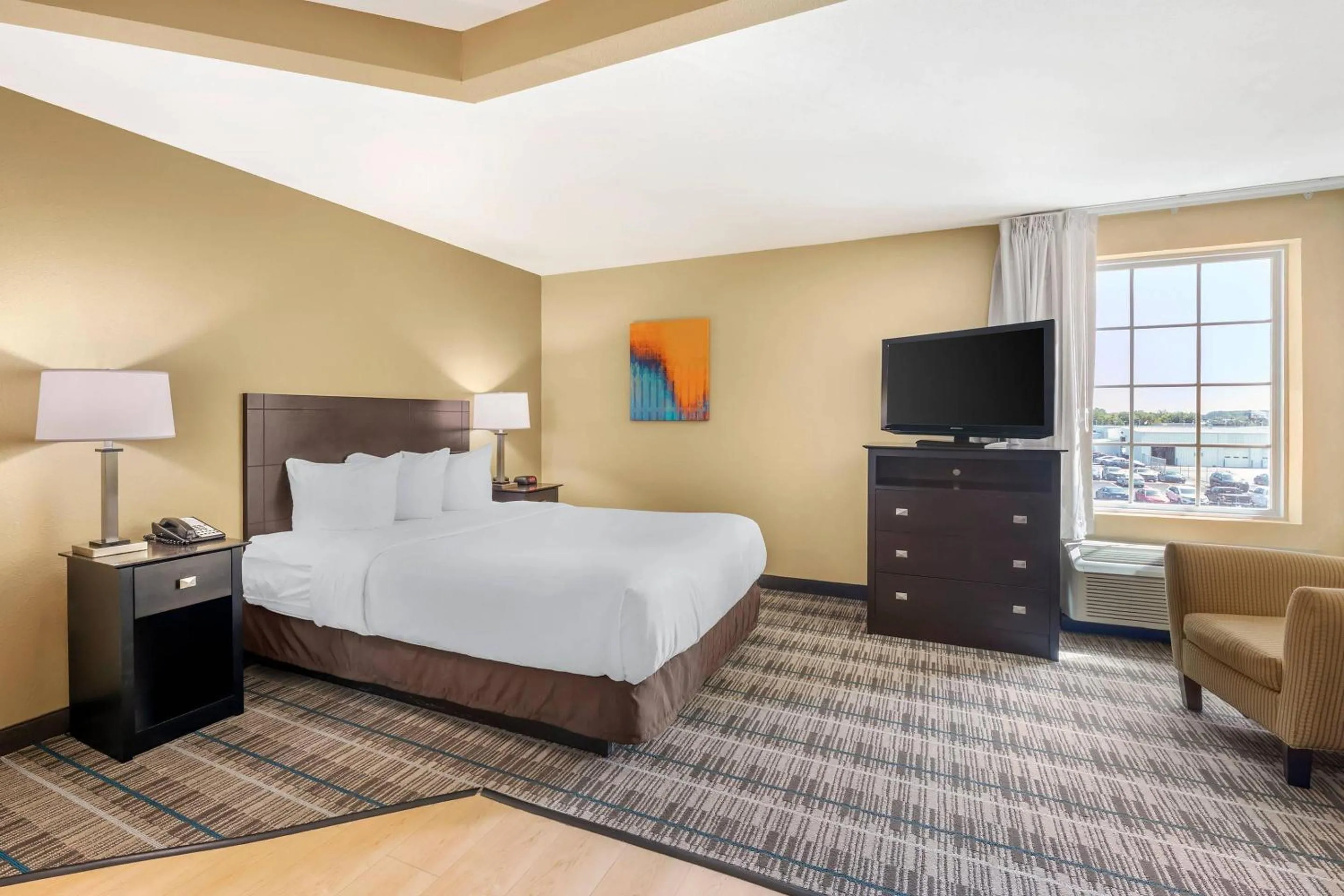 Bedroom, Bed in MainStay Suites Jacksonville near Camp Lejeune