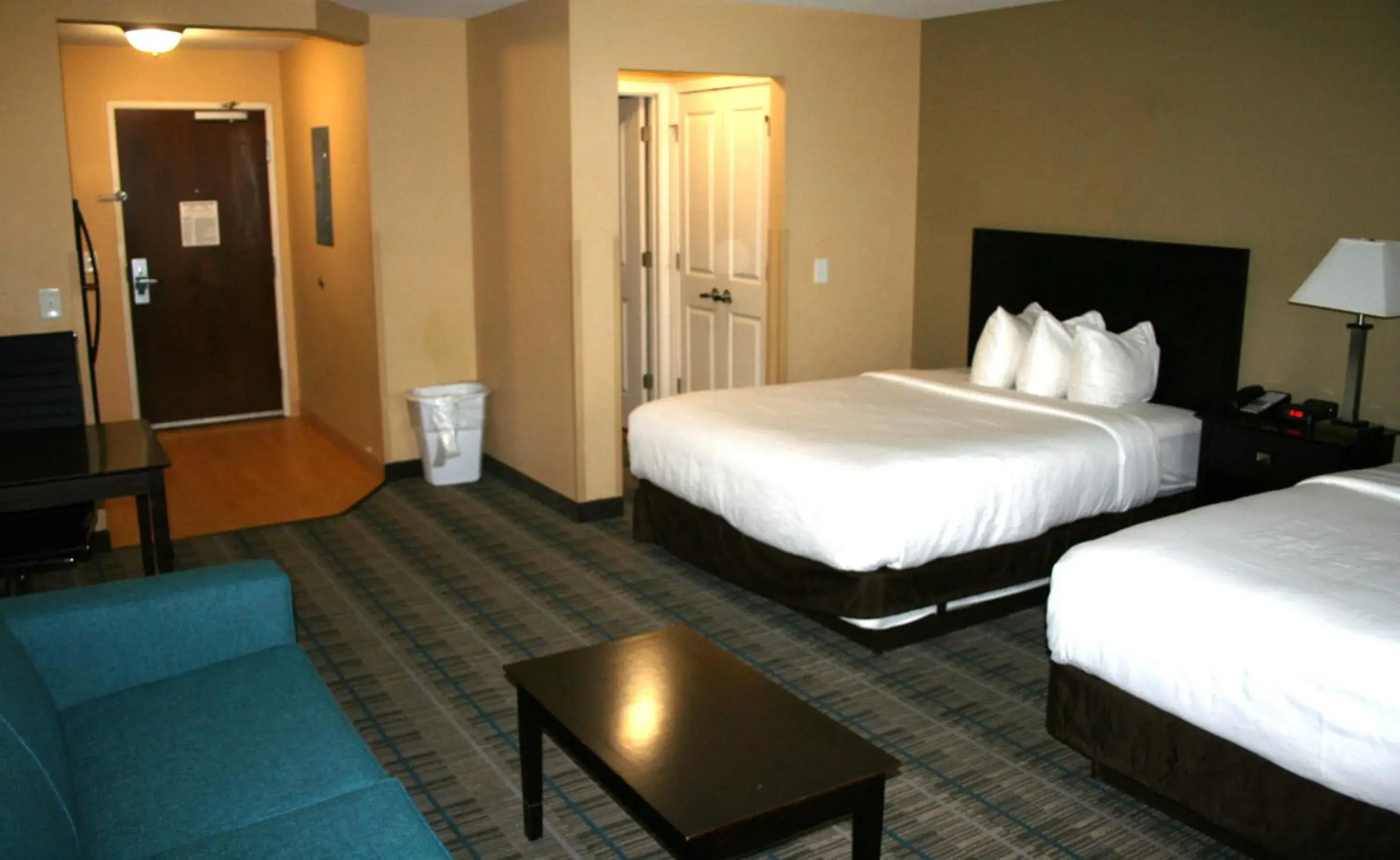 Bedroom, Bed in MainStay Suites Jacksonville near Camp Lejeune Bedroom, Bed in MainStay Suites Jacksonville near Camp Lejeune