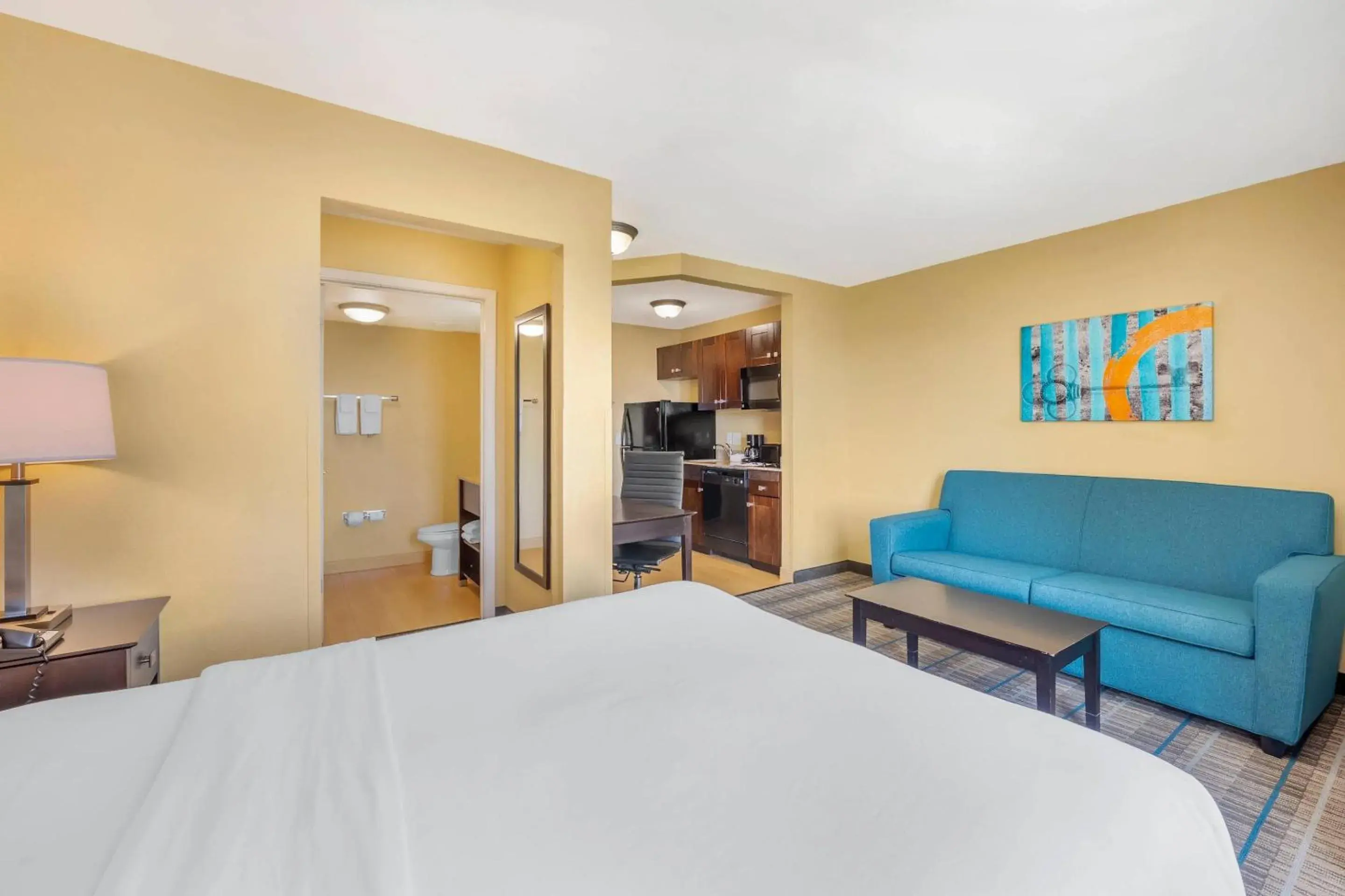 Bedroom, Bed in MainStay Suites Jacksonville near Camp Lejeune Bedroom, Bed in MainStay Suites Jacksonville near Camp Lejeune