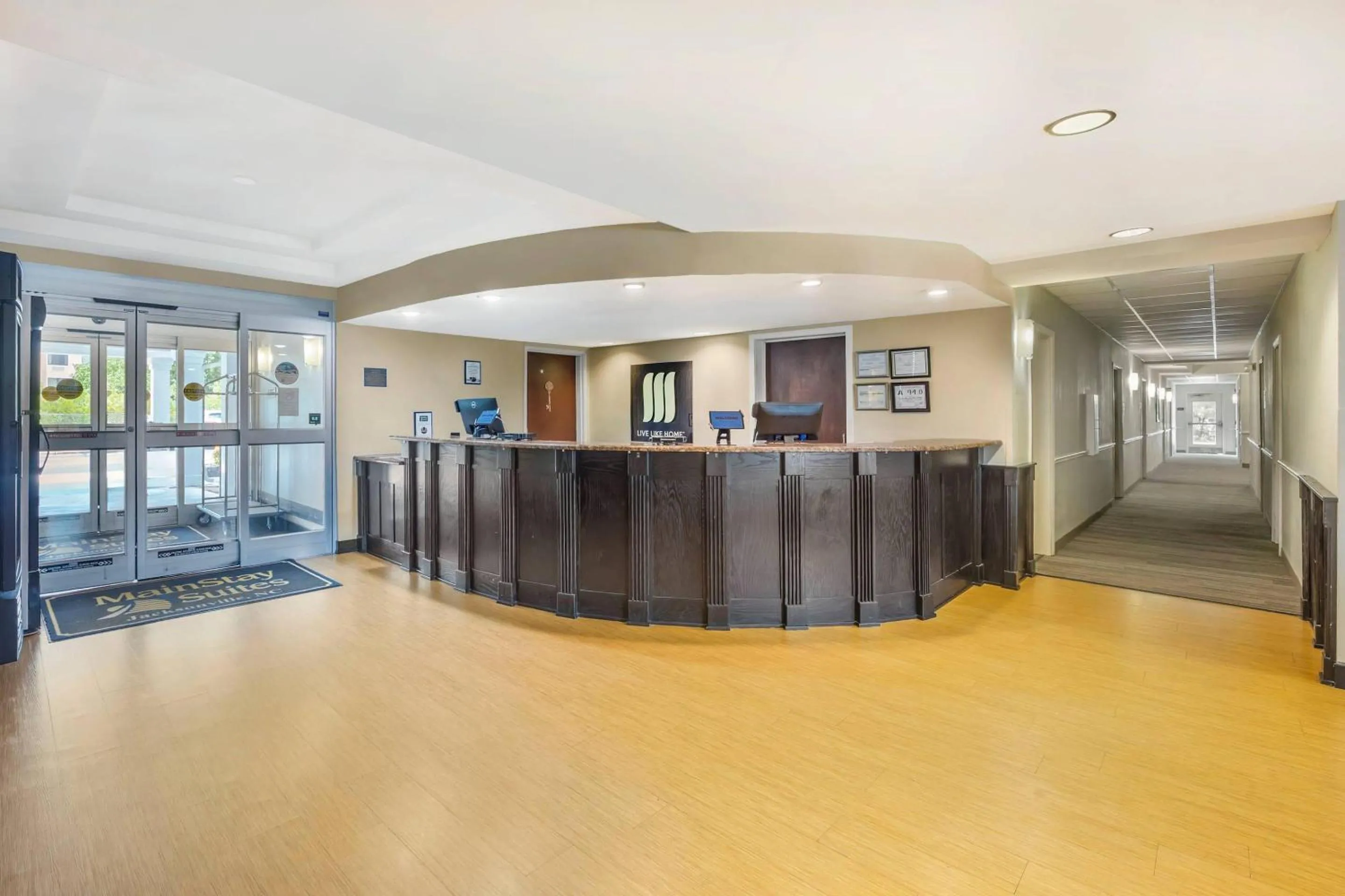Lobby or reception in MainStay Suites Jacksonville near Camp Lejeune